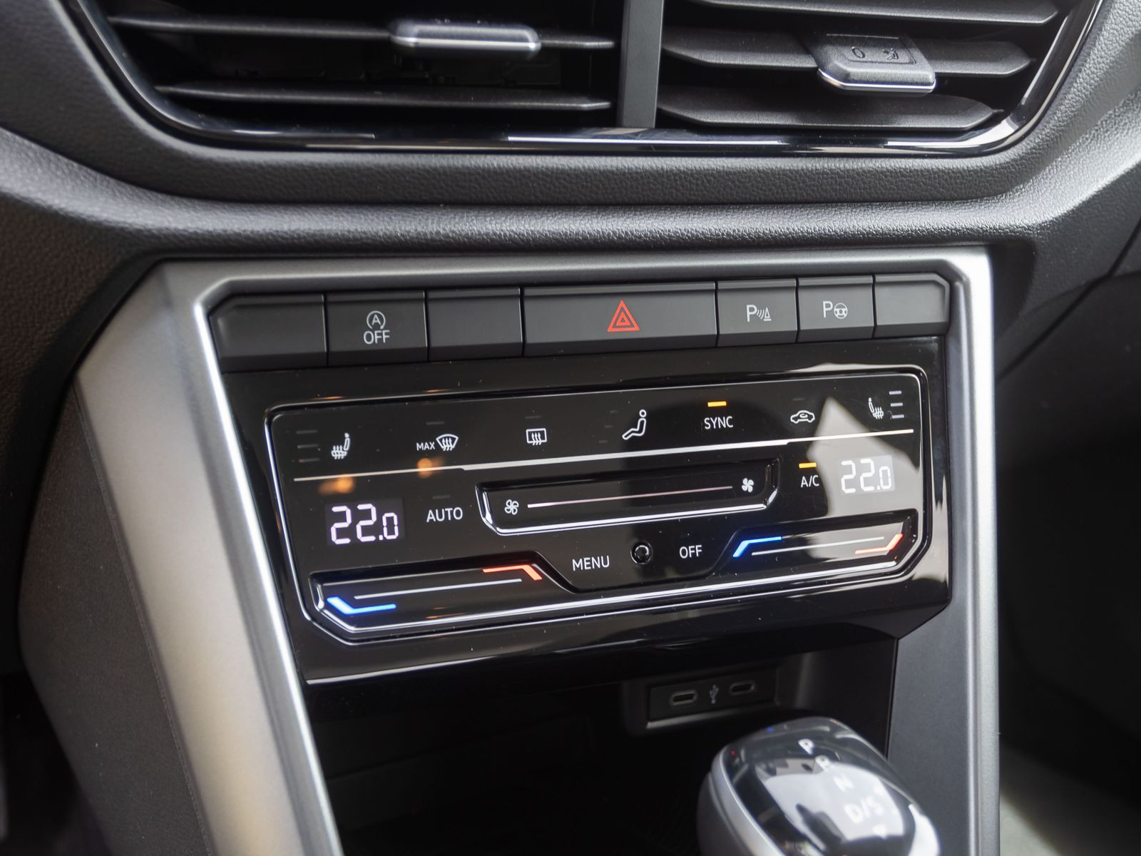 Volkswagen T-Roc Life 1.5TSI DSG Navi LED ACC EPH AHK CarPlay