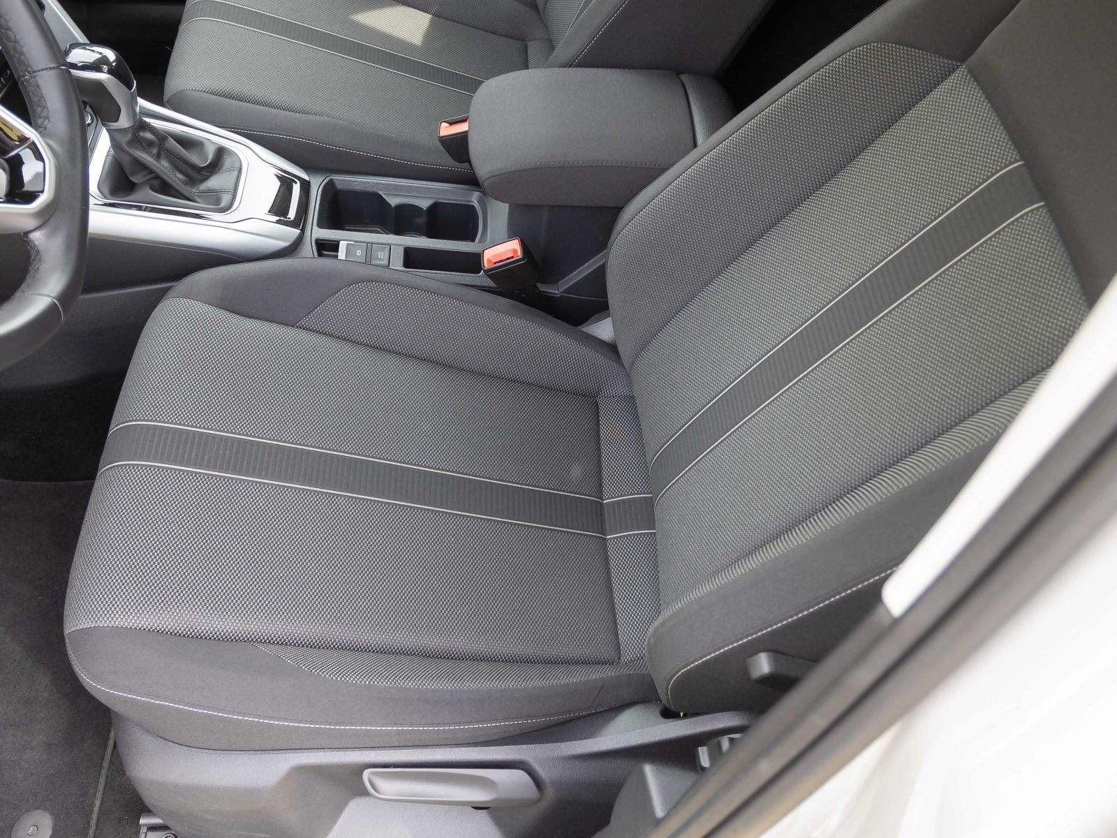 Volkswagen T-Roc Life 1.5TSI DSG Navi LED ACC EPH AHK CarPlay