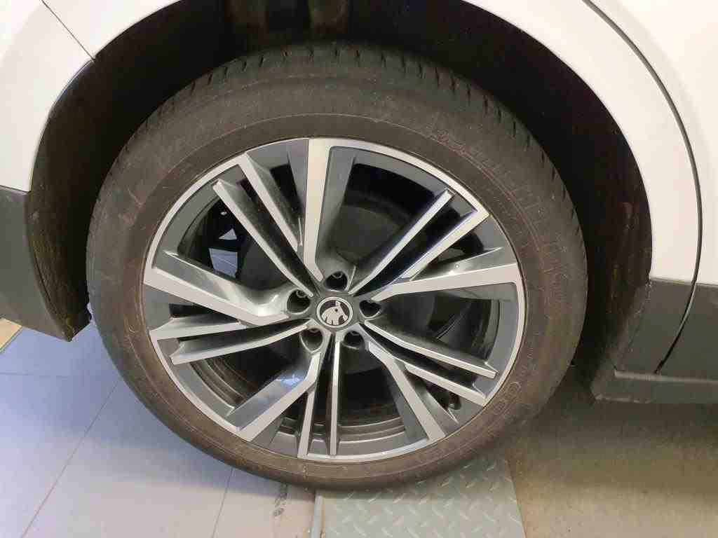 Skoda Enyaq iV 80X Suite Navi LED HuD Standklima Panorama AHK