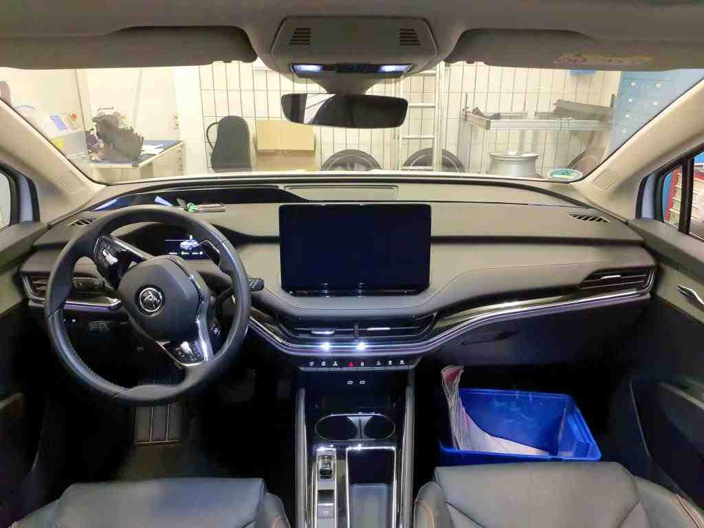 Skoda Enyaq iV 80X Suite Navi LED HuD Standklima Panorama AHK