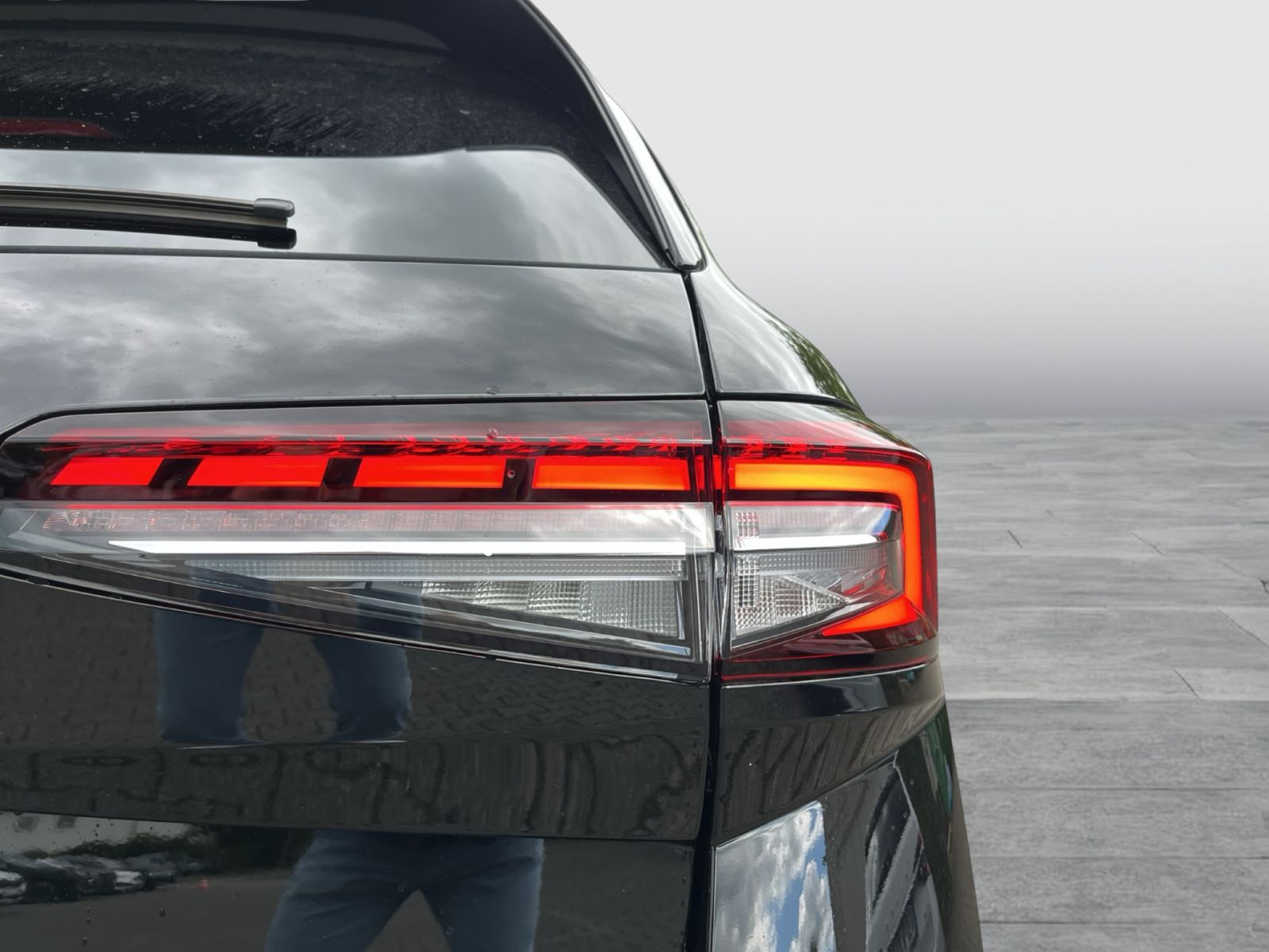 Skoda Superb Combi Sportline 1,5 TSI iV DSG ACC AHK LED