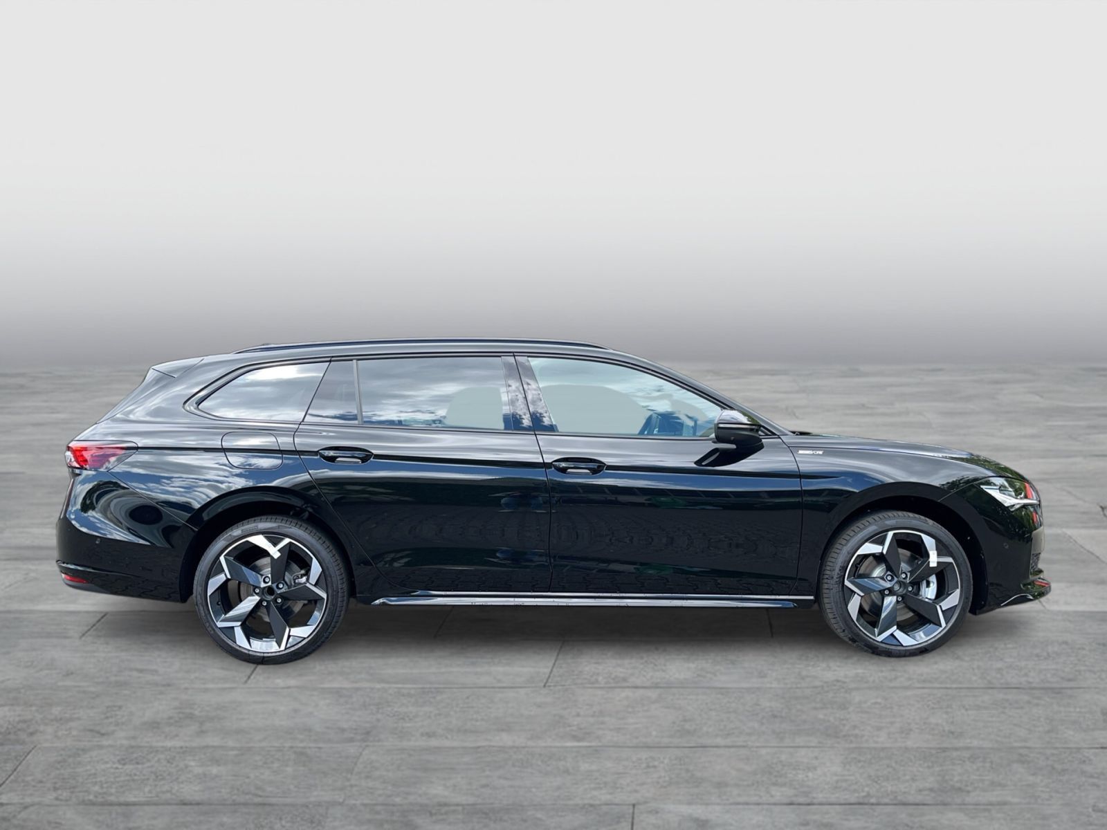 Skoda Superb Combi Sportline 1,5 TSI iV DSG ACC AHK LED