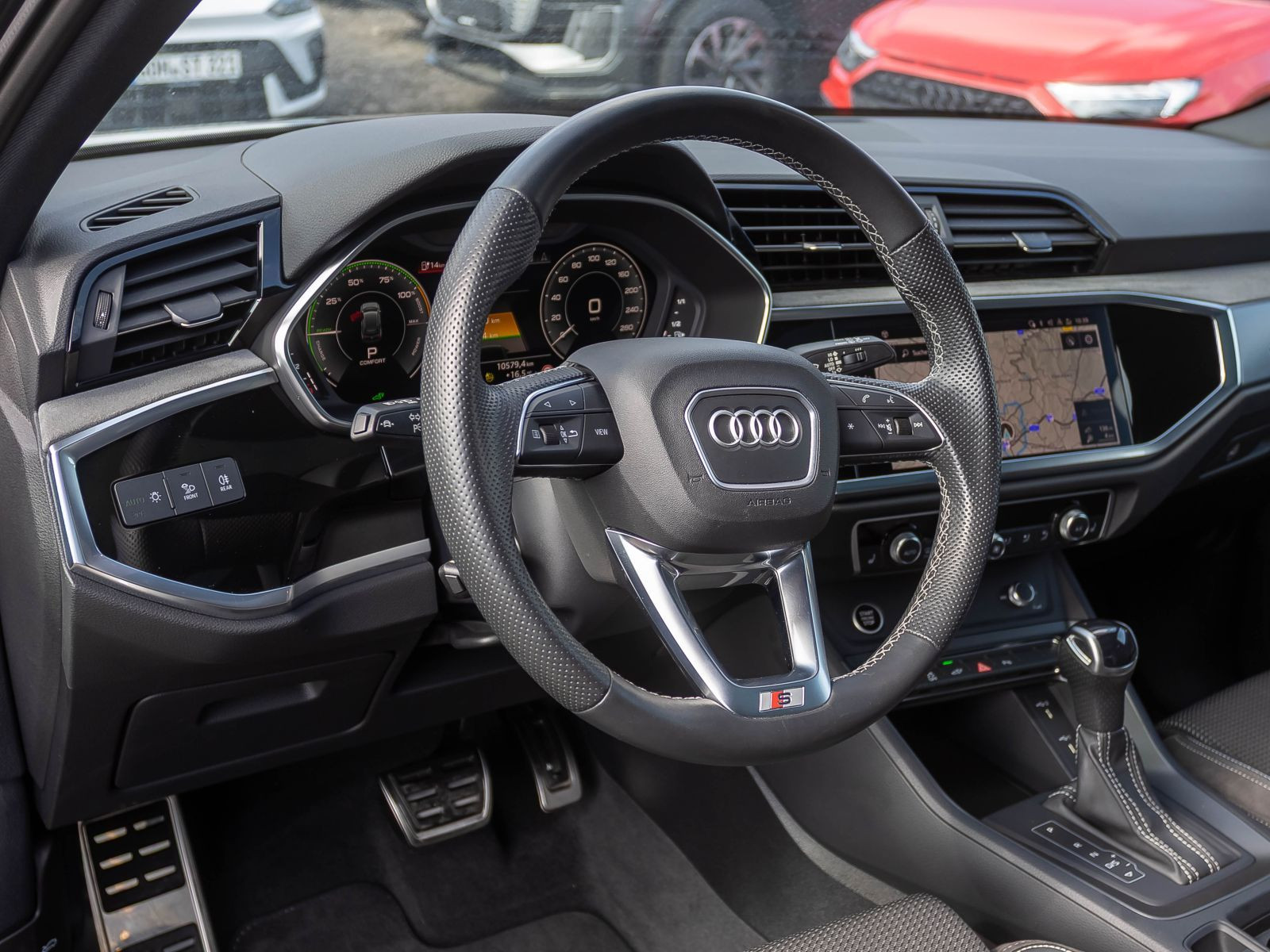 Audi Q3 S line 45TFSIe Stronic Navi Panorama LED GRA
