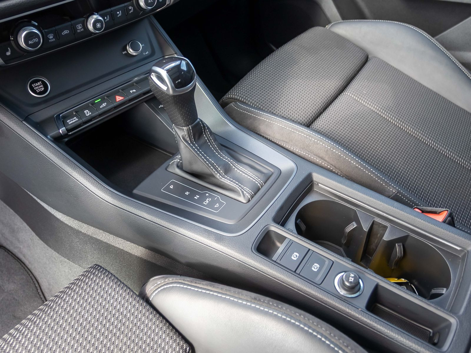 Audi Q3 S line 45TFSIe Stronic Navi Panorama LED GRA