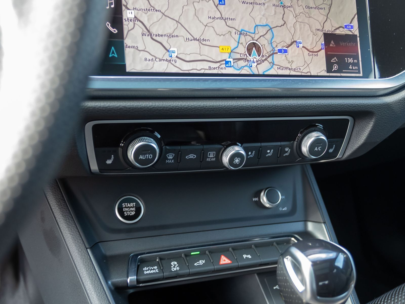 Audi Q3 S line 45TFSIe Stronic Navi Panorama LED GRA