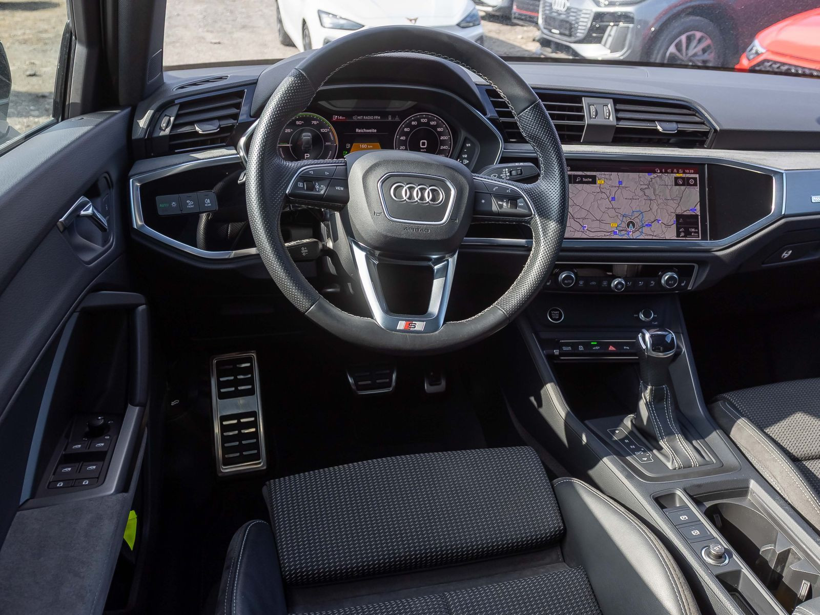 Audi Q3 S line 45TFSIe Stronic Navi Panorama LED GRA