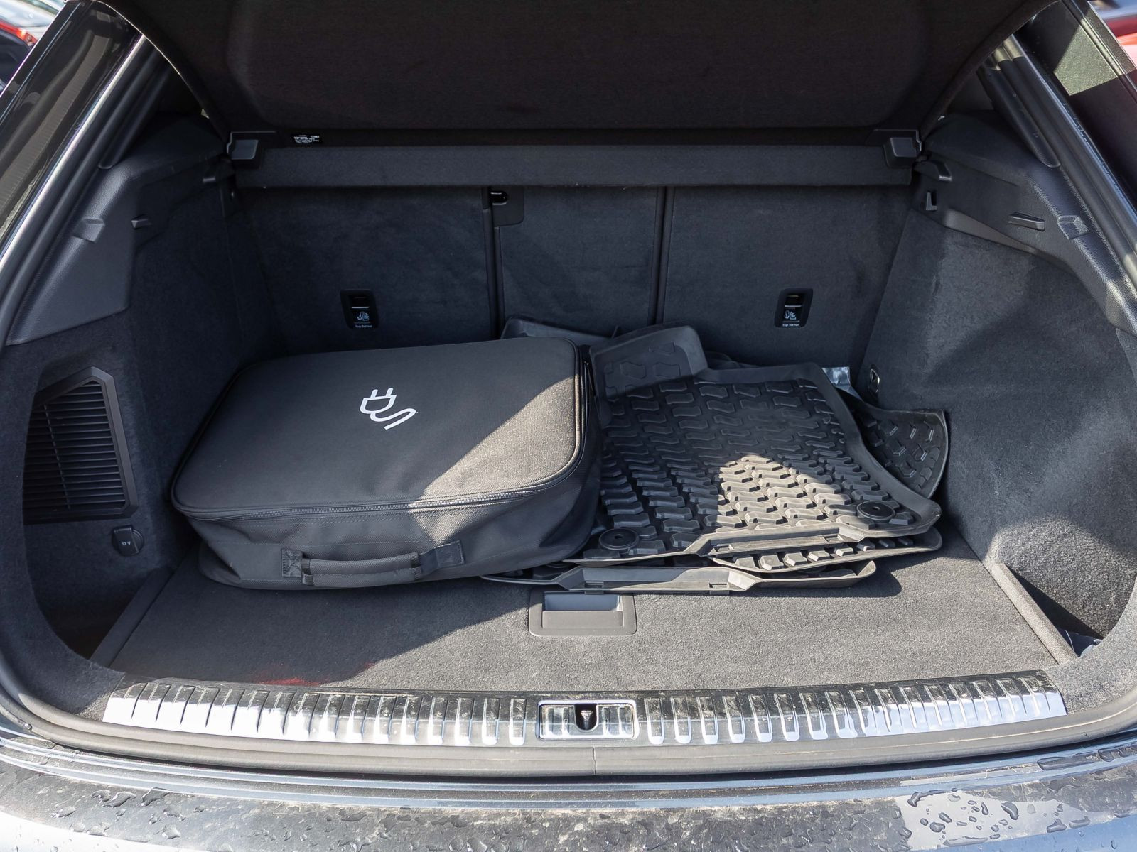 Audi Q3 S line 45TFSIe Stronic Navi Panorama LED GRA