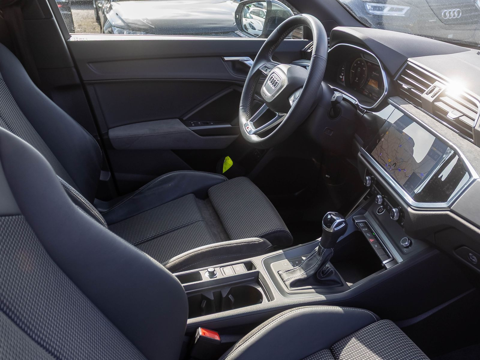 Audi Q3 S line 45TFSIe Stronic Navi Panorama LED GRA