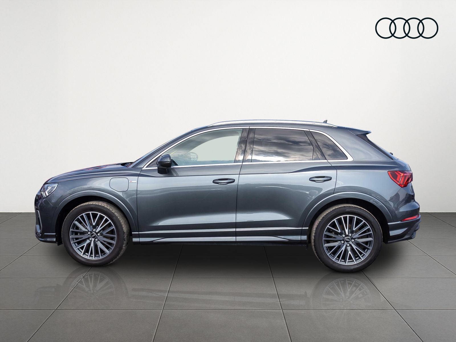 Audi Q3 S line 45TFSIe Stronic Navi Panorama LED GRA