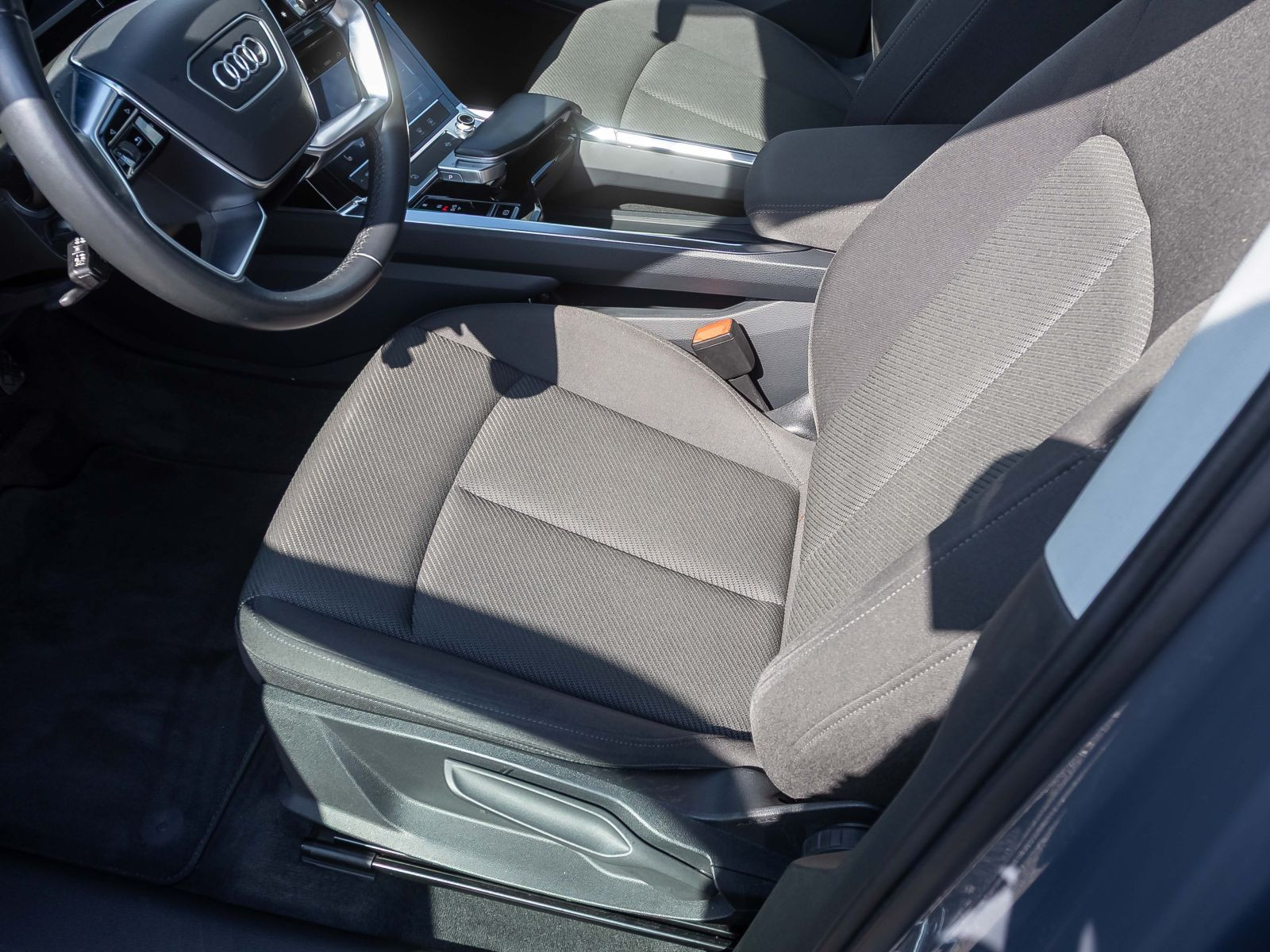 Audi Q8 e-tron Advanced 50 qu. 250 kW Navi AIR LED EPH