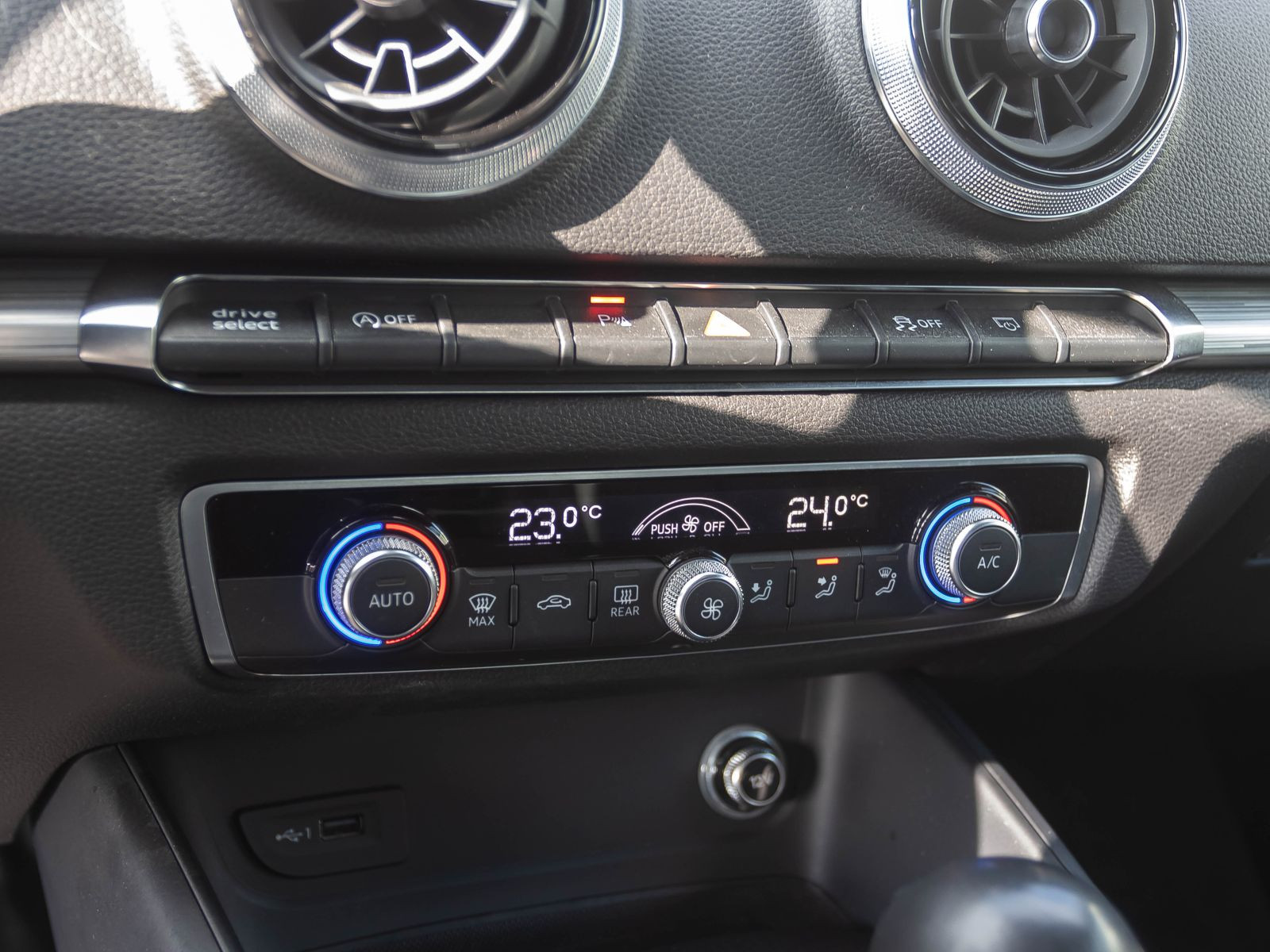 Audi A3 Sportback Sport 30TFSI Stronic Navi LED EPH