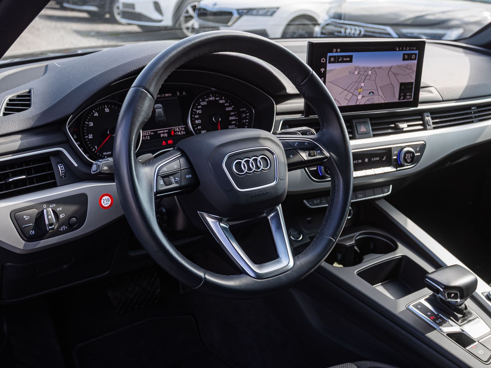 Audi A4 Avant Advanced 40TFSI Stronic Navi LED Panorama