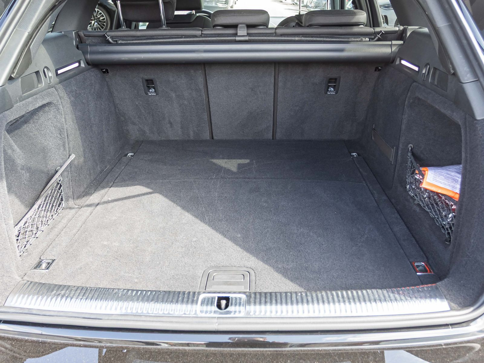 Audi A4 Avant Advanced 40TFSI Stronic Navi LED Panorama