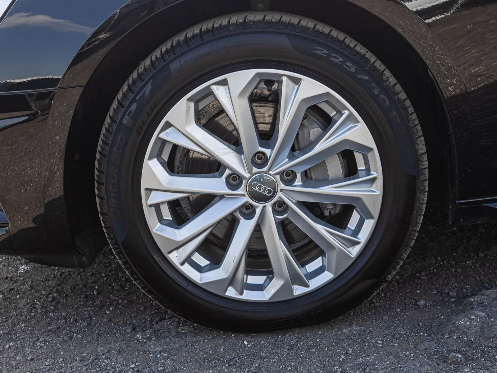 Audi A4 Avant Advanced 40TFSI Stronic Navi LED Panorama