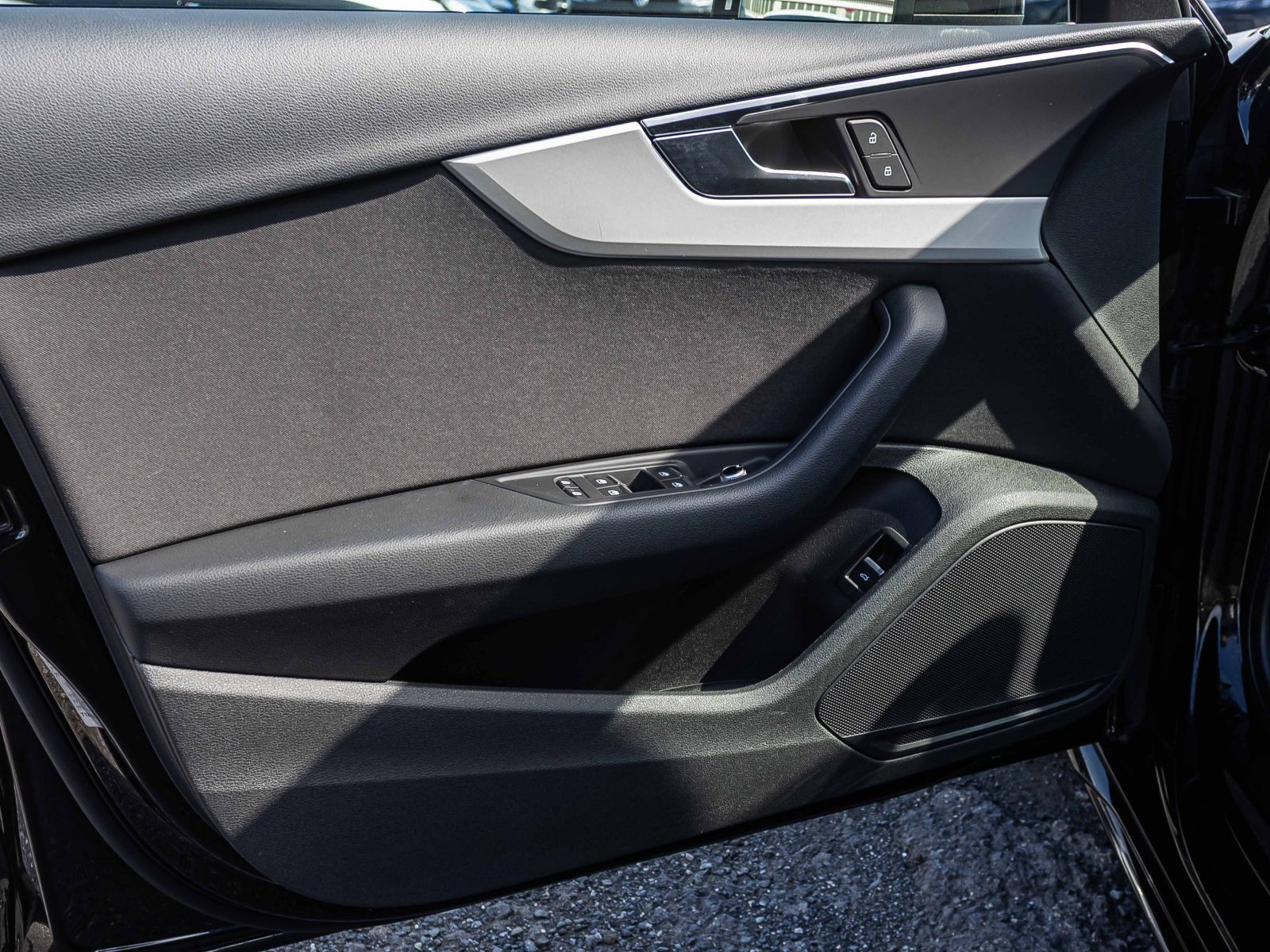 Audi A4 Avant Advanced 40TFSI Stronic Navi LED Panorama