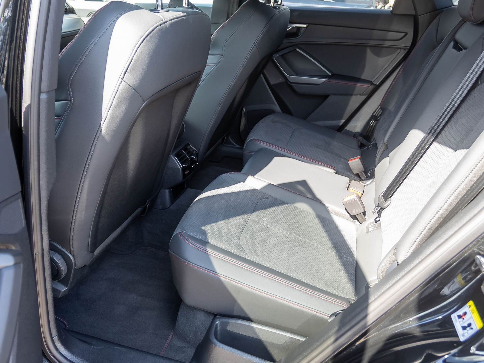 Audi Q3 Sportback S line 45TFSI qu Navi LED CarPlay