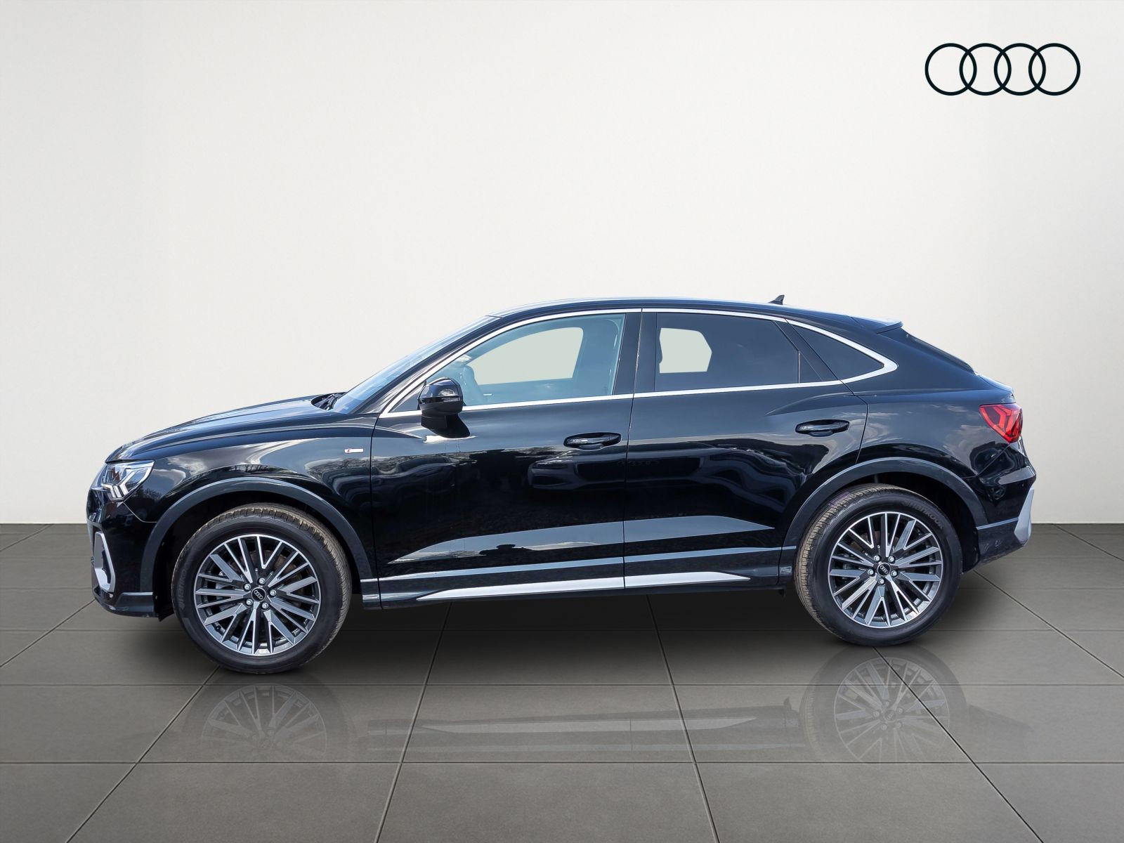 Audi Q3 Sportback S line 45TFSI qu Navi LED CarPlay