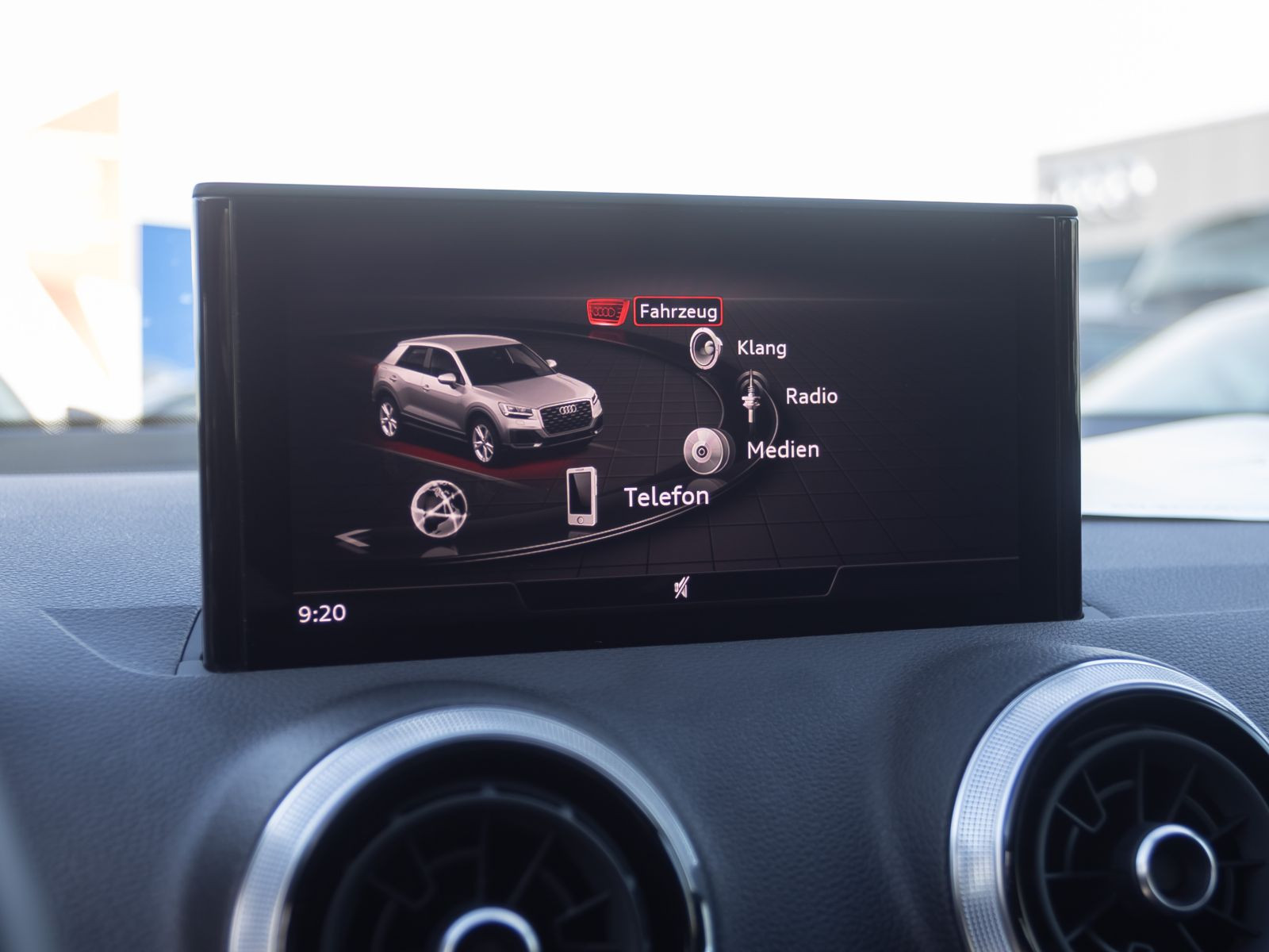 Audi Q2 30TFSI Panorama CarPlay LED EPH DAB AHK
