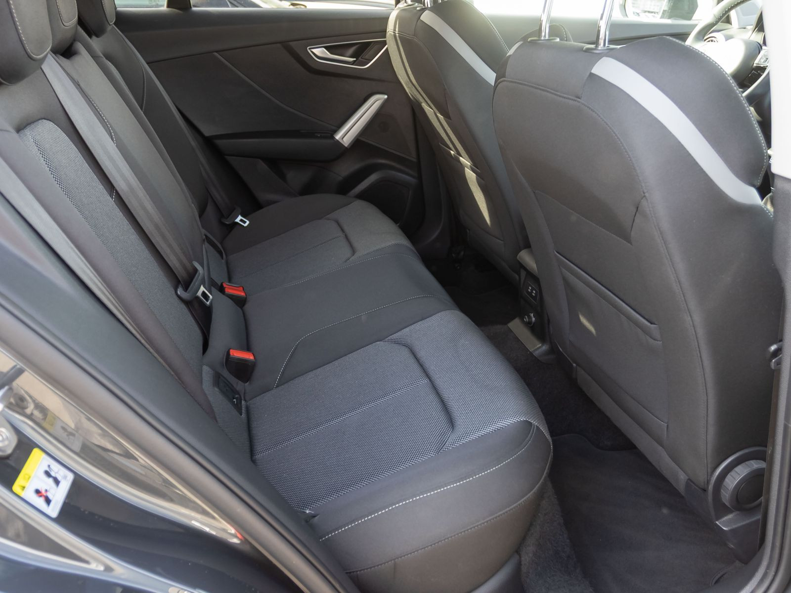 Audi Q2 30TFSI Panorama CarPlay LED EPH DAB AHK