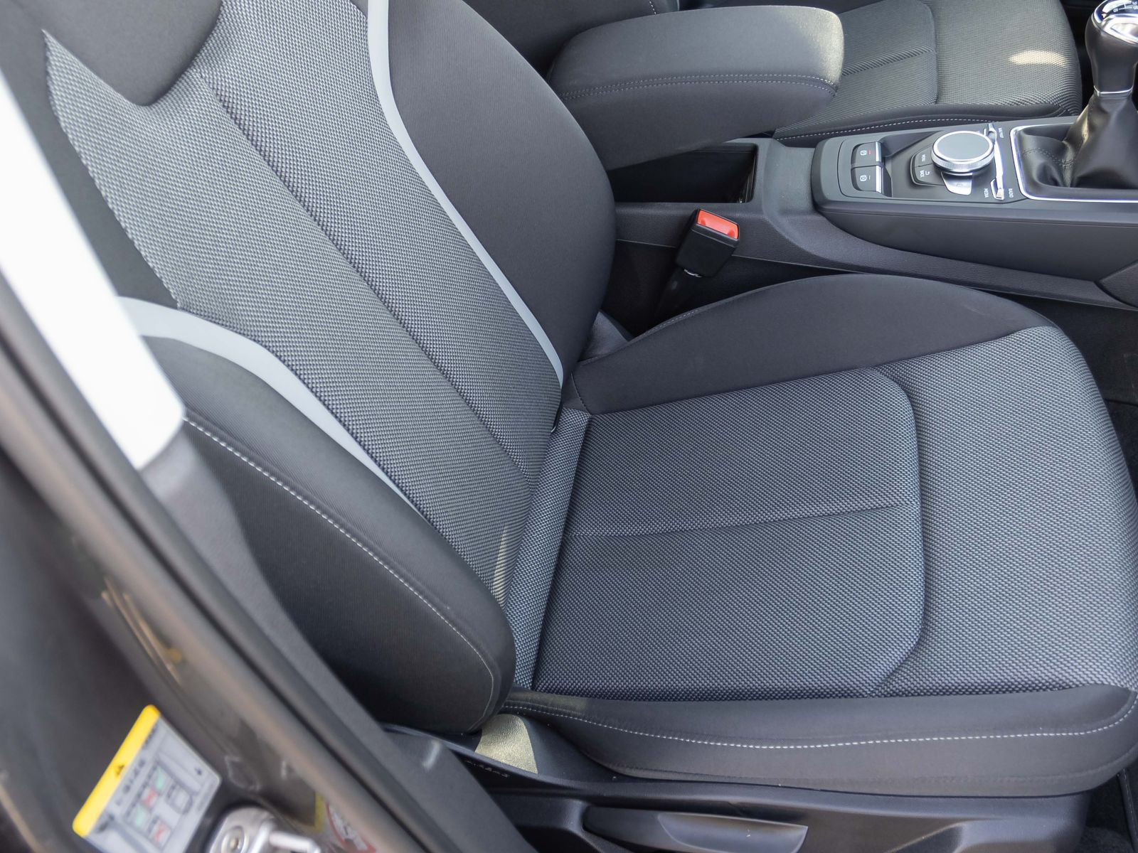 Audi Q2 30TFSI Panorama CarPlay LED EPH DAB AHK