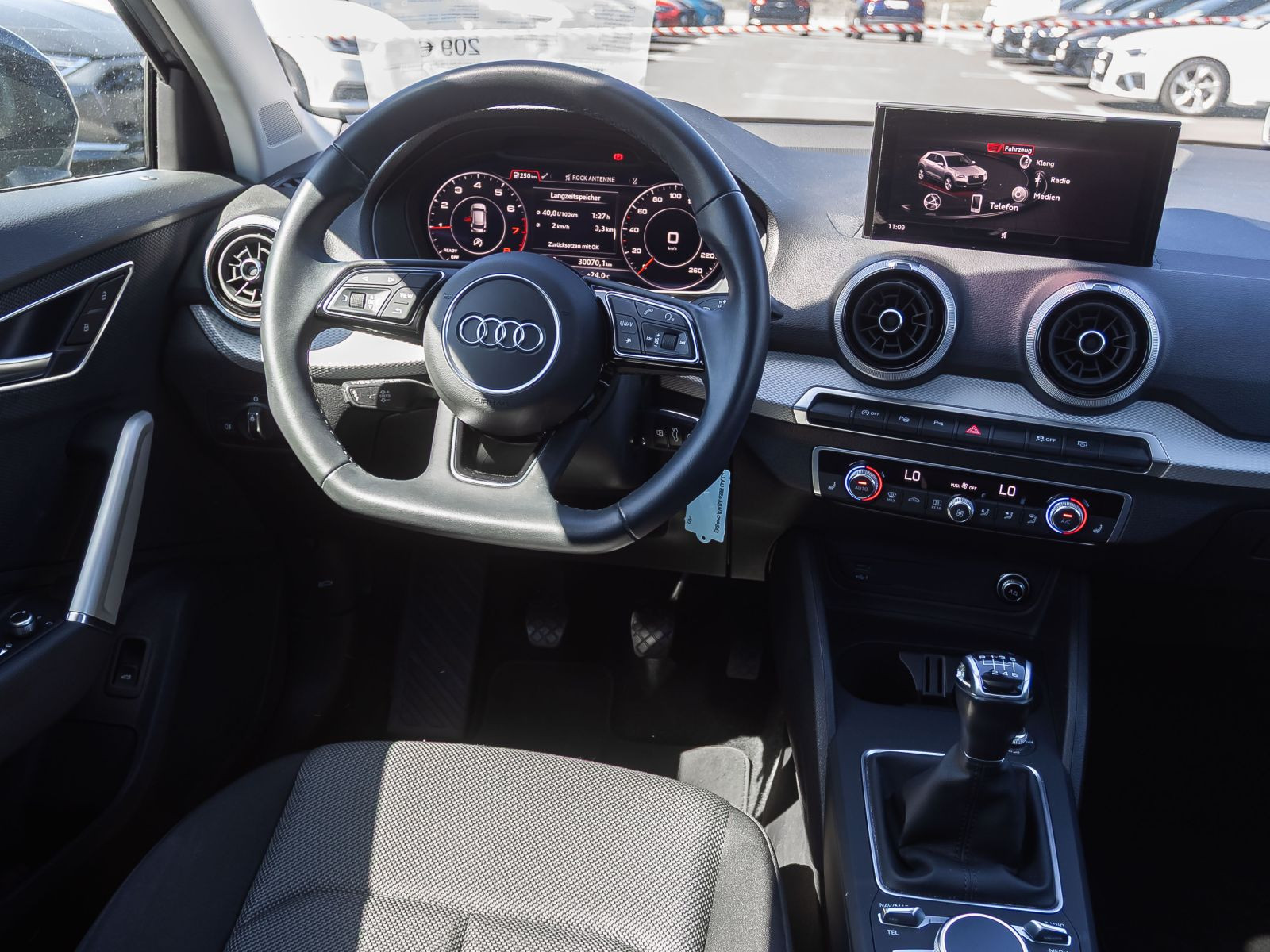 Audi Q2 30TFSI Panorama CarPlay LED EPH DAB AHK