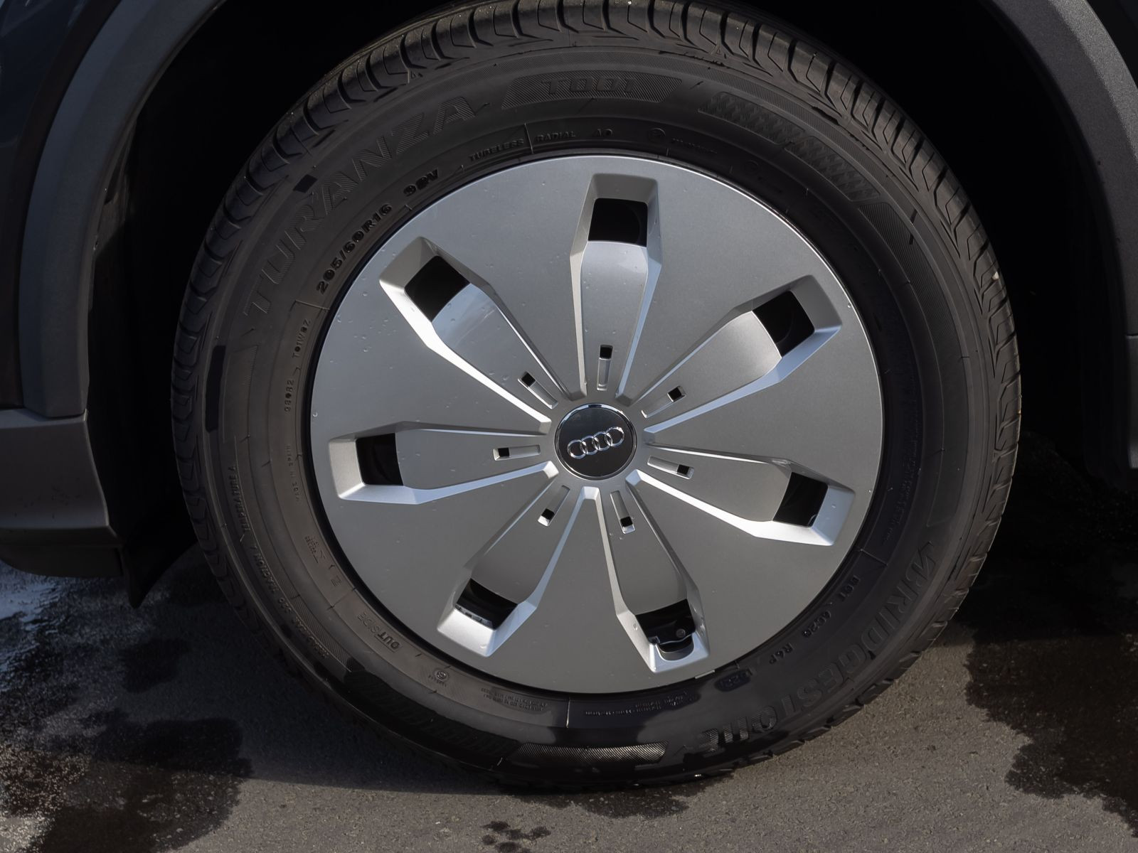 Audi Q2 30TFSI Panorama CarPlay LED EPH DAB AHK