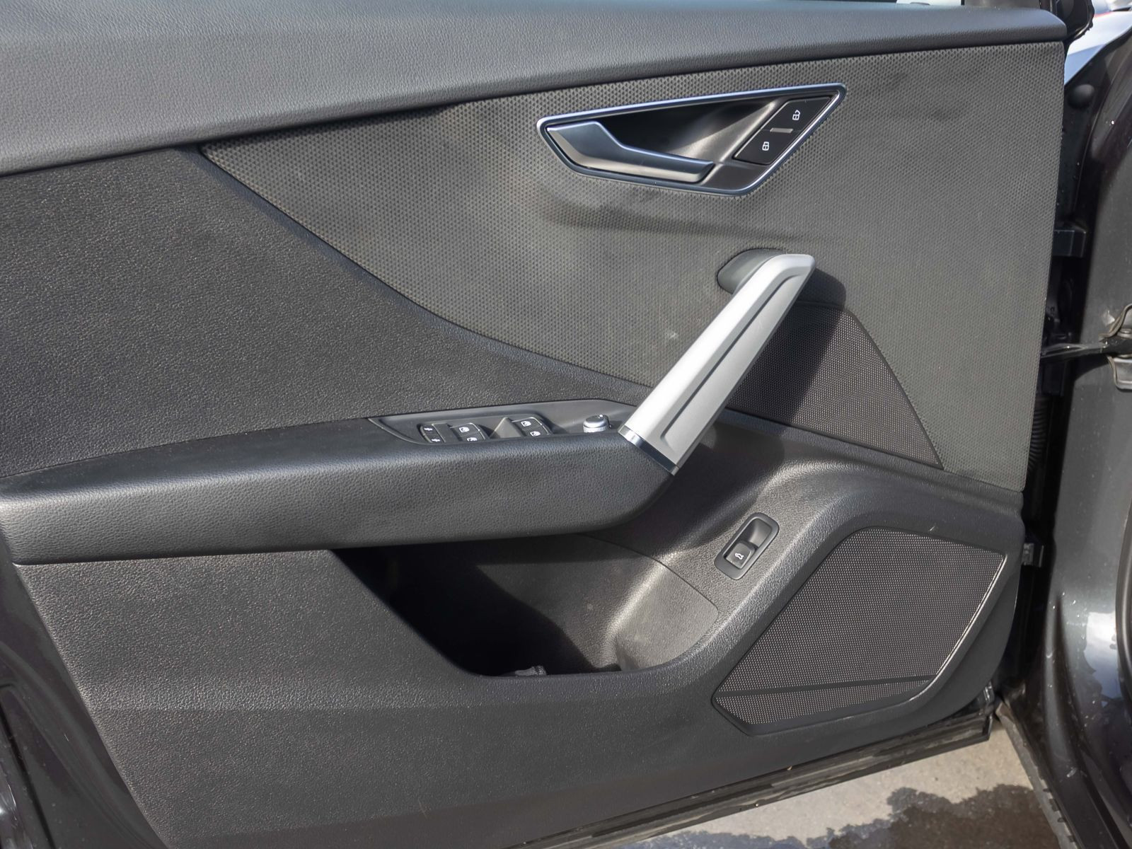 Audi Q2 30TFSI Panorama CarPlay LED EPH DAB AHK