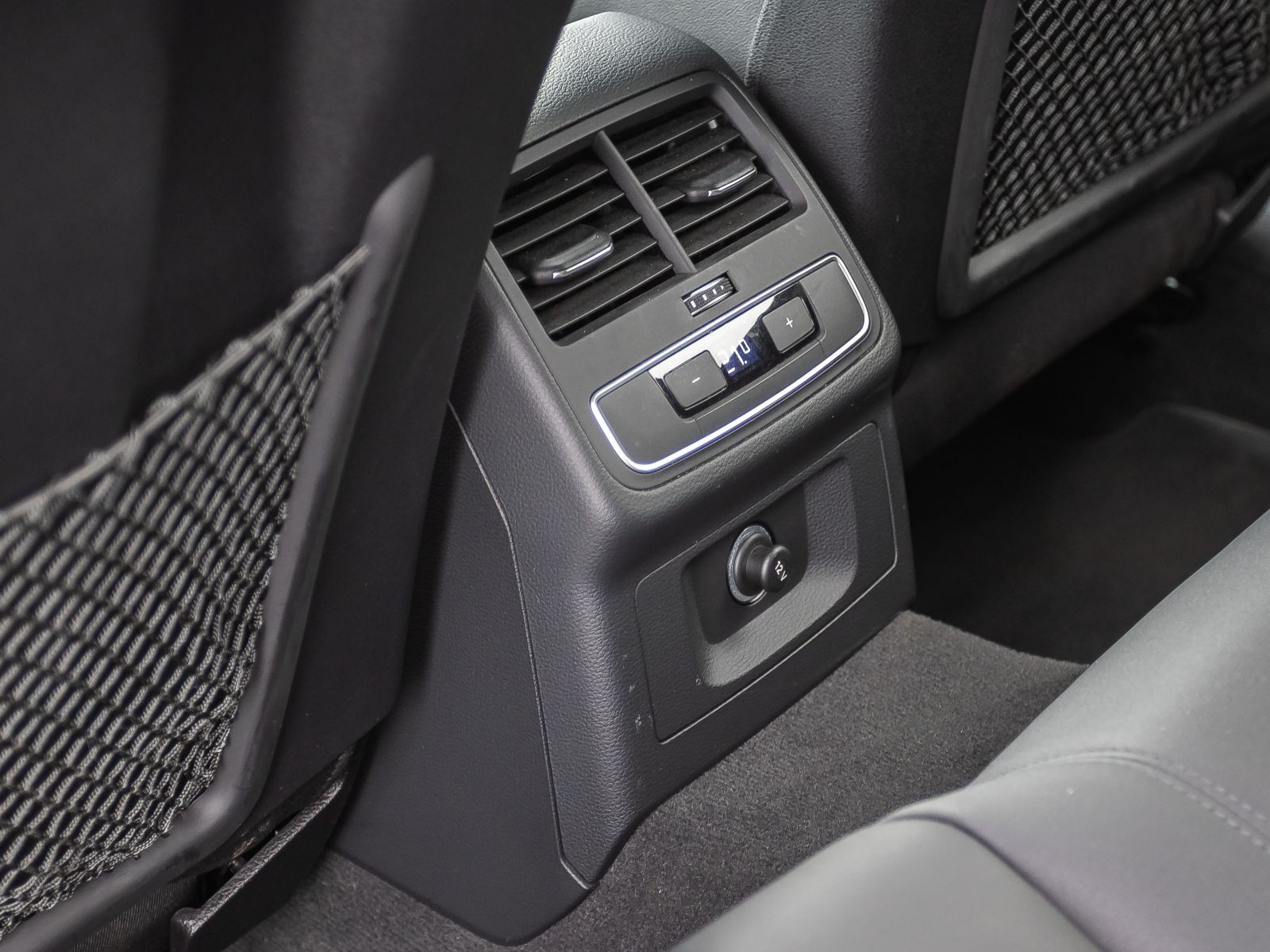 Audi A4 Avant S line 35TDI Stronic Navi LED ACC EPH