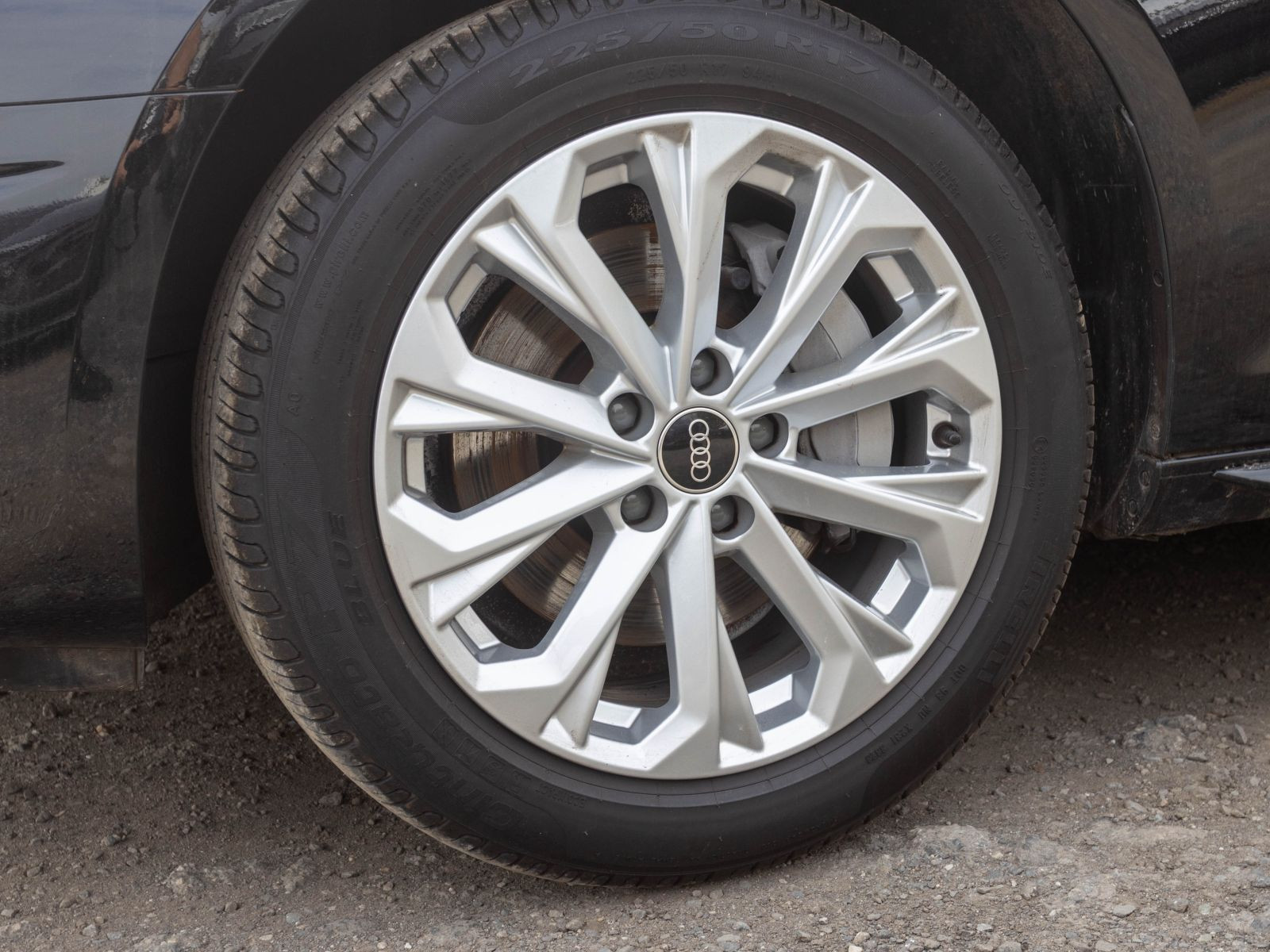 Audi A4 Avant Advanced 40TDI qu Stronic Navi LED ACC AHK
