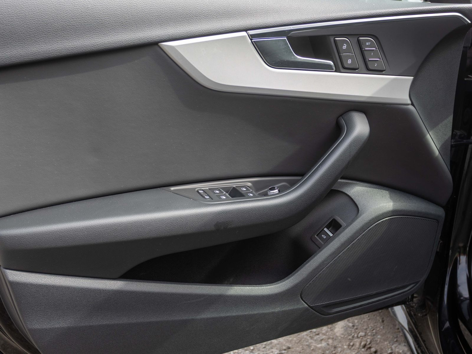 Audi A4 Avant Advanced 40TDI qu Stronic Navi LED ACC AHK