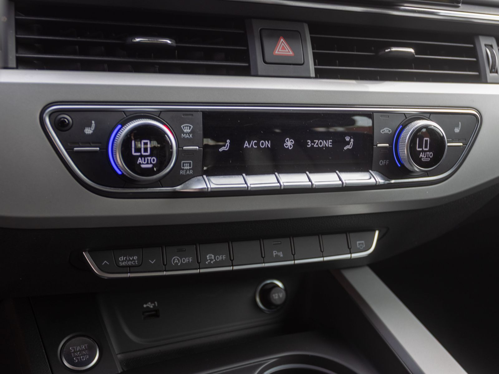 Audi A4 Avant Advanced 40TDI qu Stronic Navi LED ACC AHK