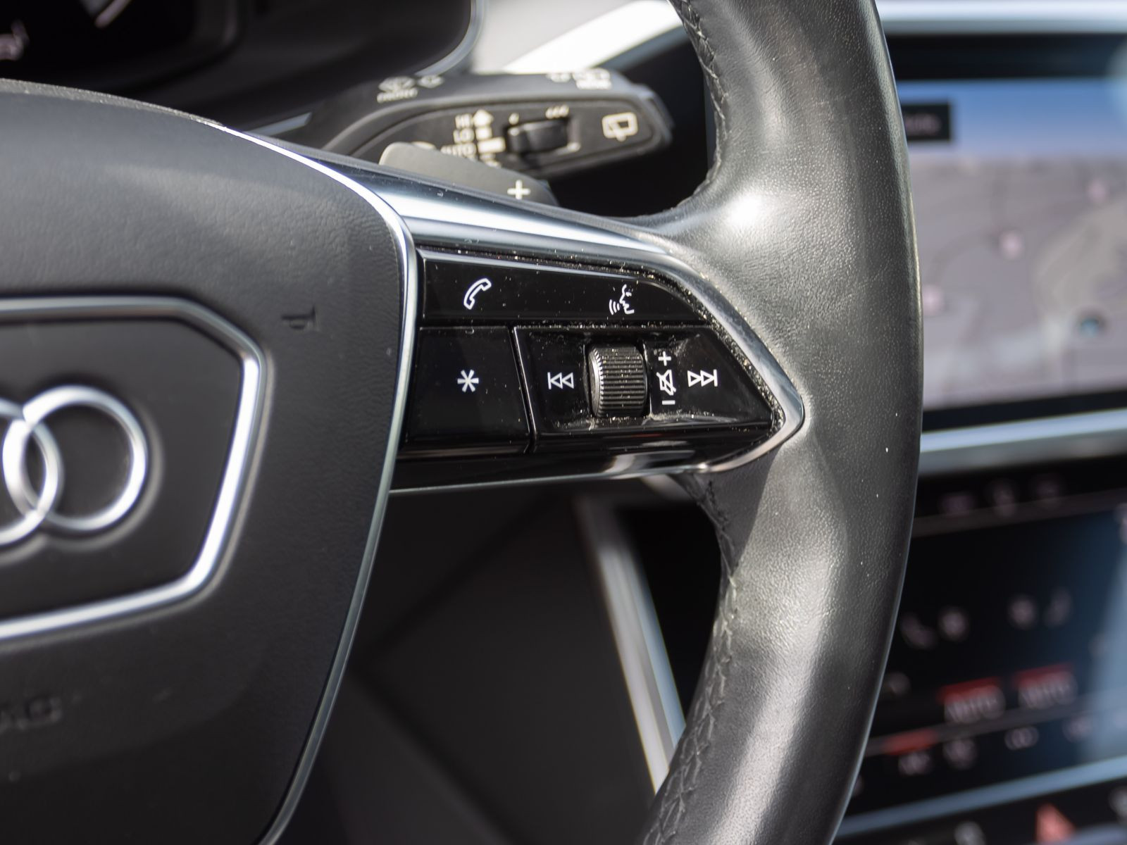 Audi A6 Avant Sport 50TDI qu Navi LED HuD Panorama ACC AHK