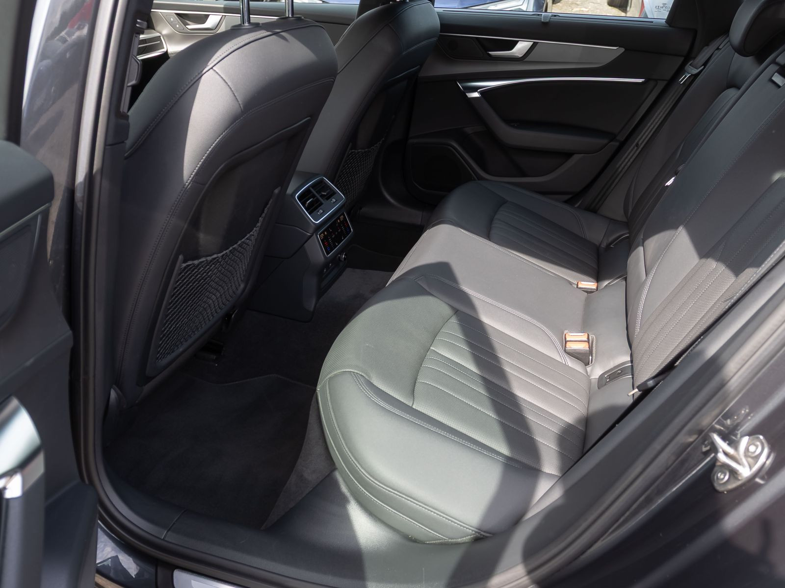 Audi A6 Avant 55TFSI Navi HuD AHK EPH Standhzg