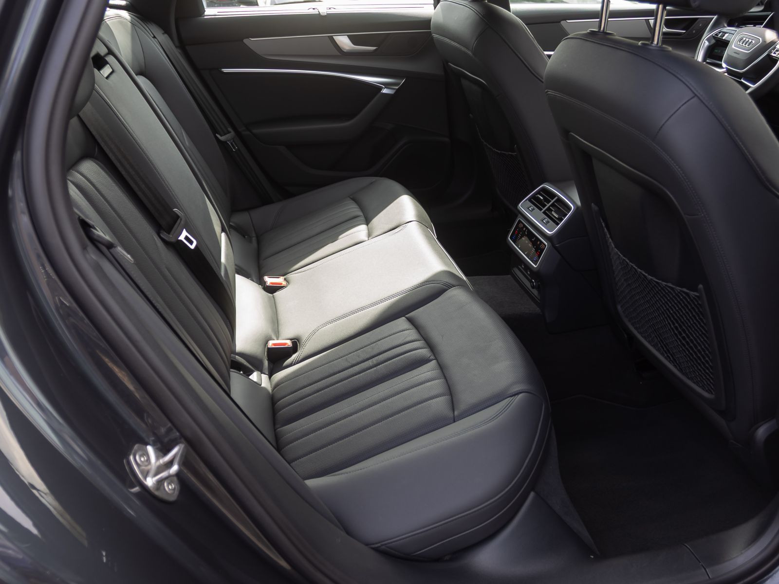 Audi A6 Avant 55TFSI Navi HuD AHK EPH Standhzg