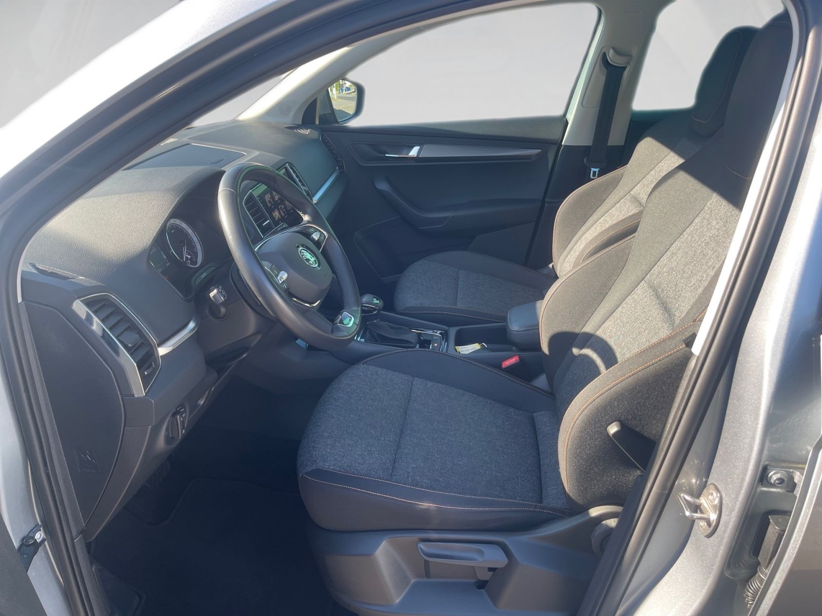 Skoda Karoq Clever 2.0TDI 4x4 DSG Navi LED AHK Carplay