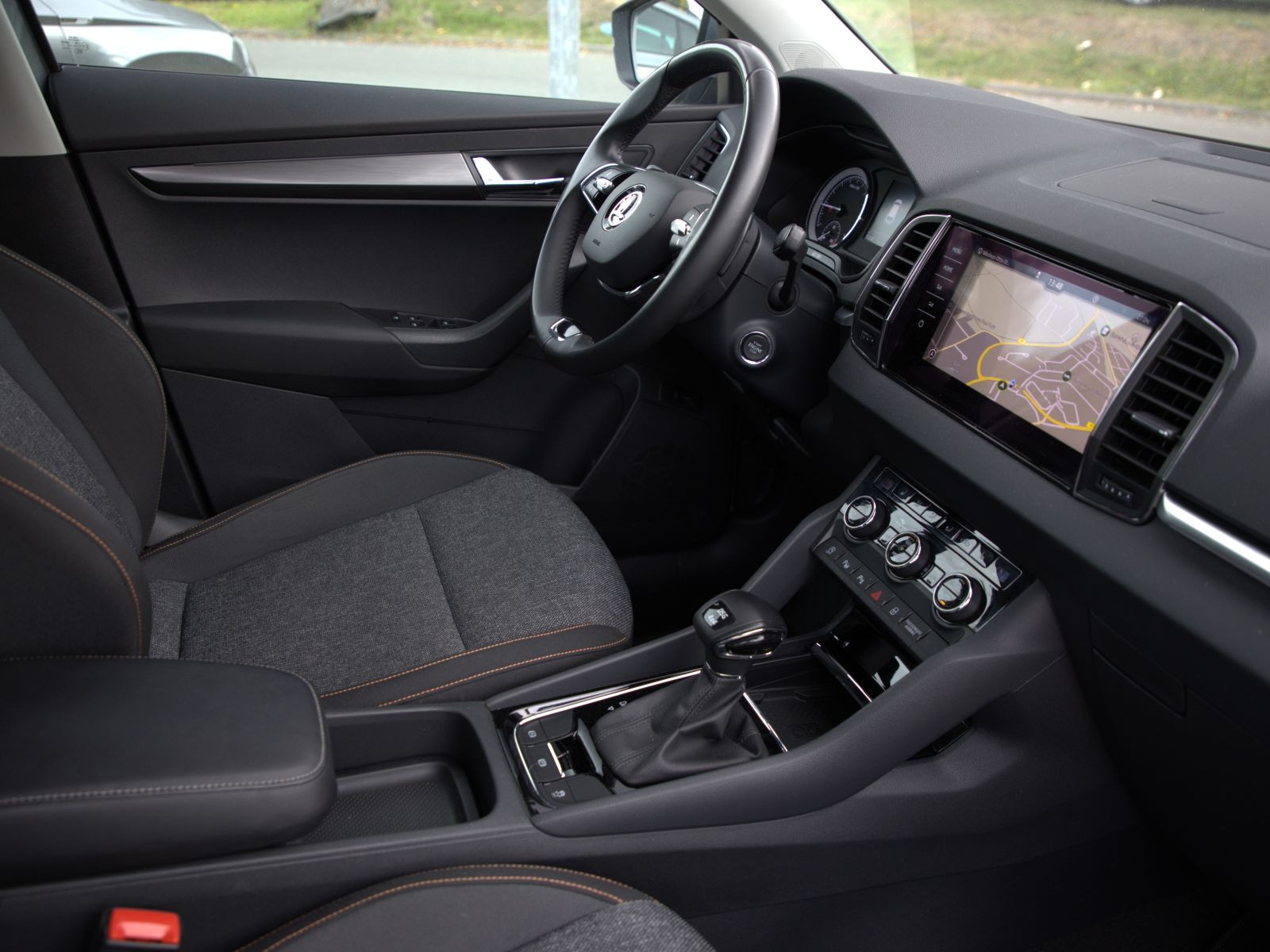 Skoda Karoq Clever 2.0TDI 4x4 DSG Navi LED AHK Carplay
