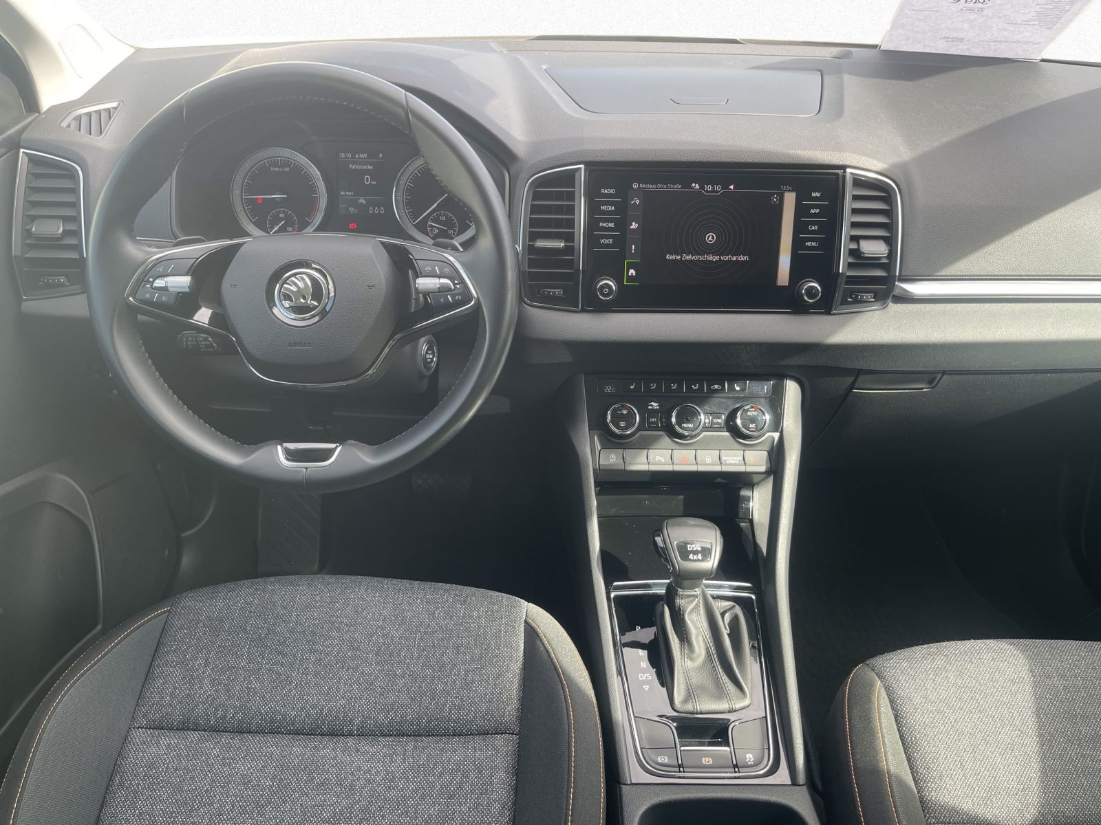 Skoda Karoq Clever 2.0 TDI 4x4 DSG LED Sitzhzg AHK