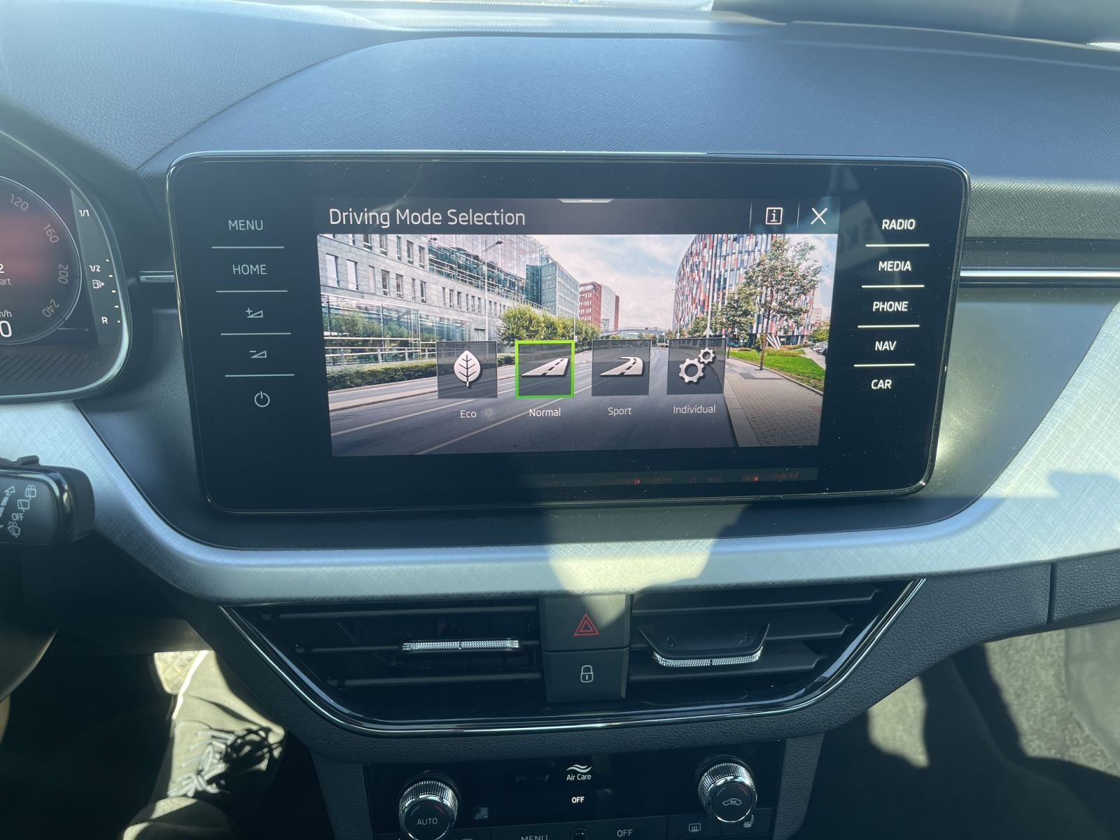 Skoda Kamiq Tour 1.5 TSI DSG Navi Panorama LED ACC EPH