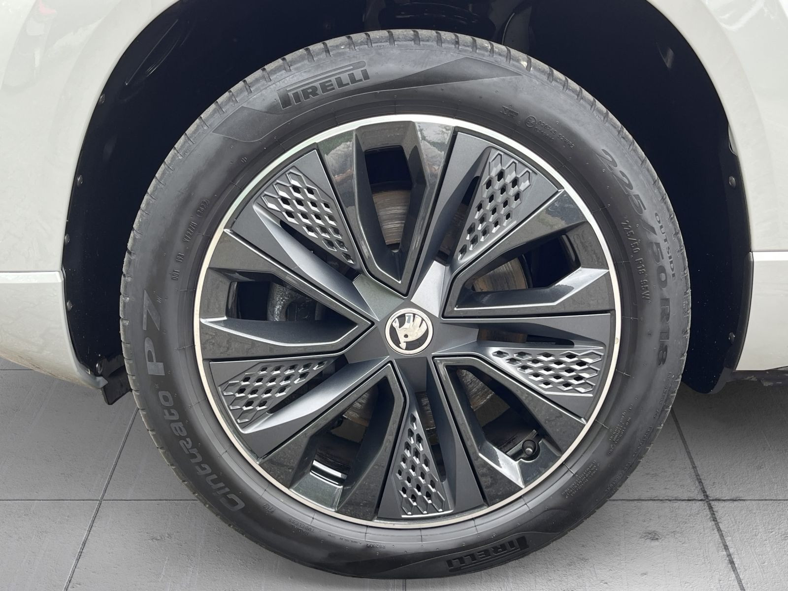 Skoda Karoq Sportline 2,0TDI 4x4 DSG GRA DCC LED Sitzhzg