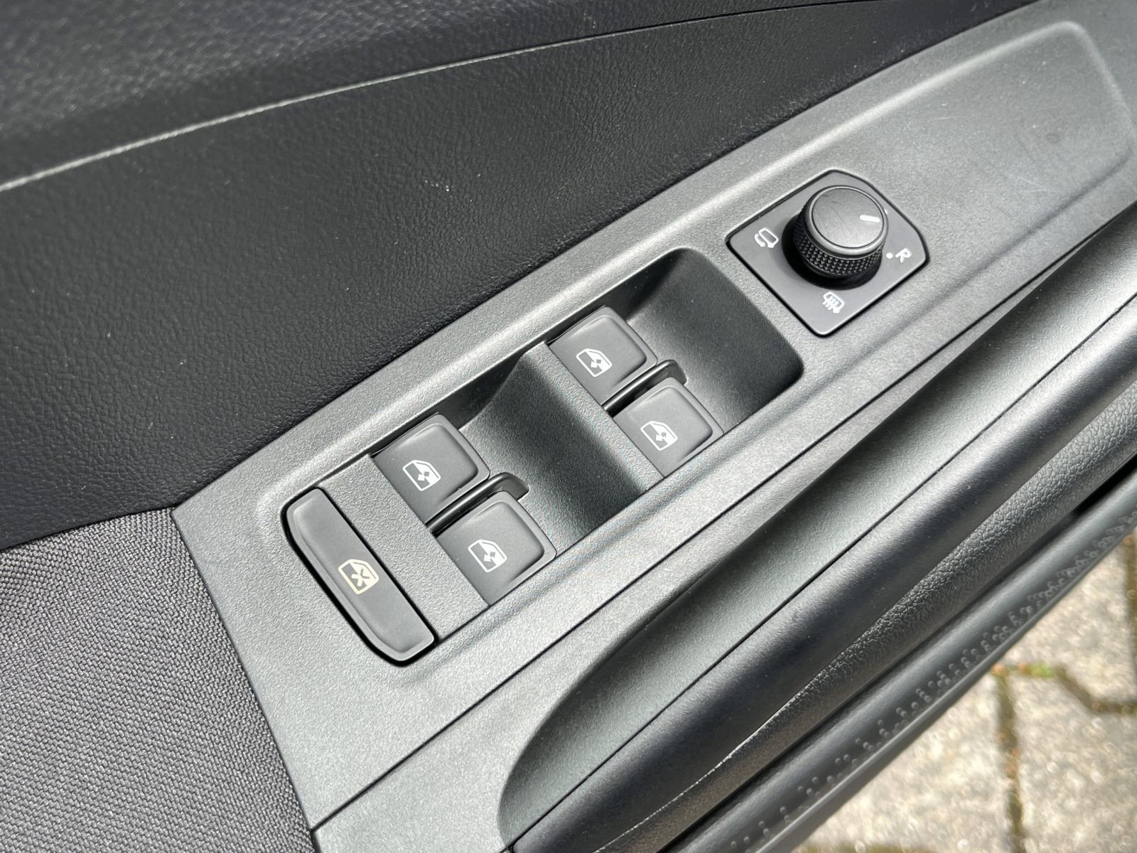 Skoda Fabia Tour 1.0TSI DSG LED GRA Carplay DAB EPH