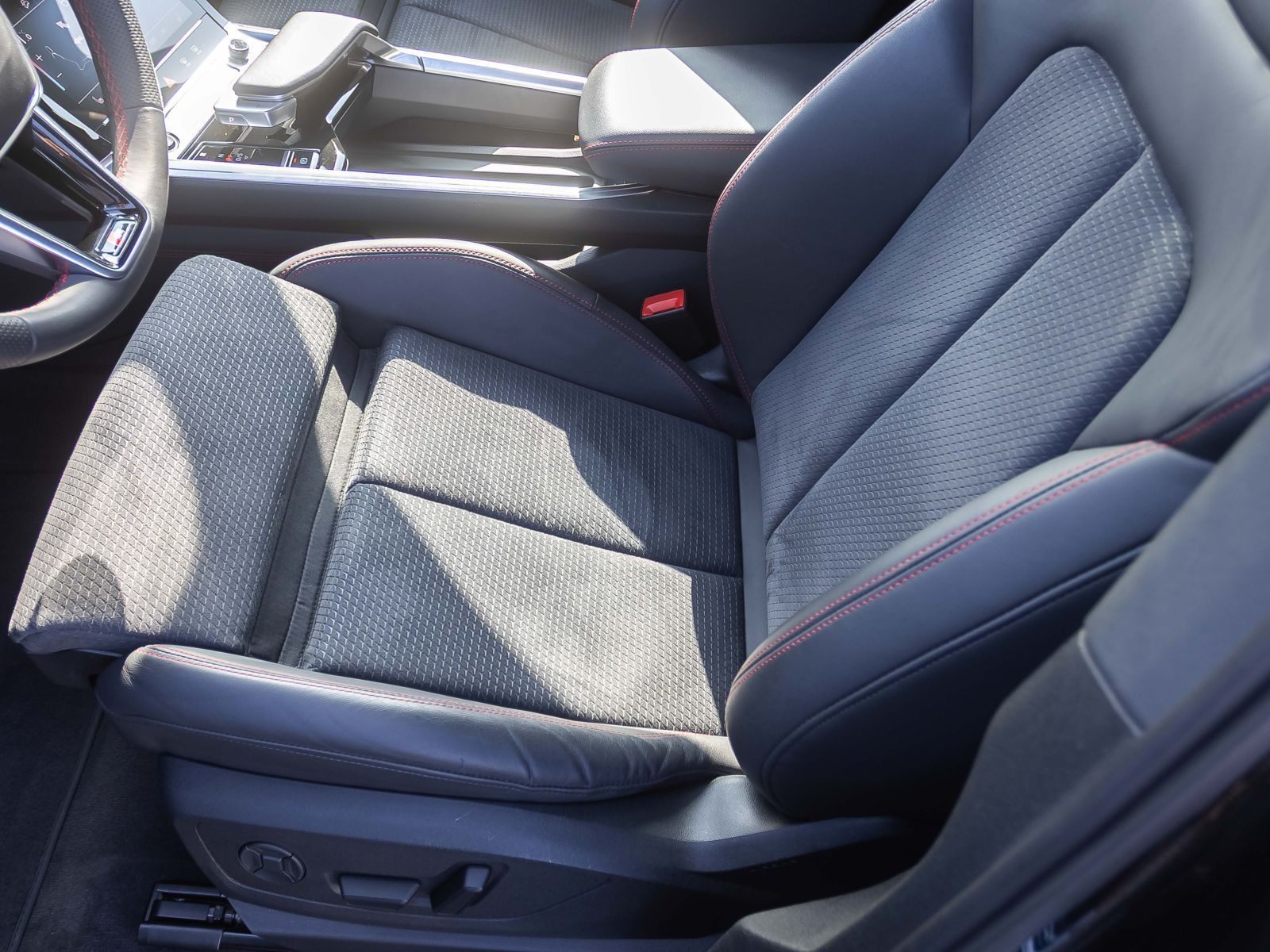 Audi Q8 Sportback e-tron S line 55 qu HuD Panorama B&O