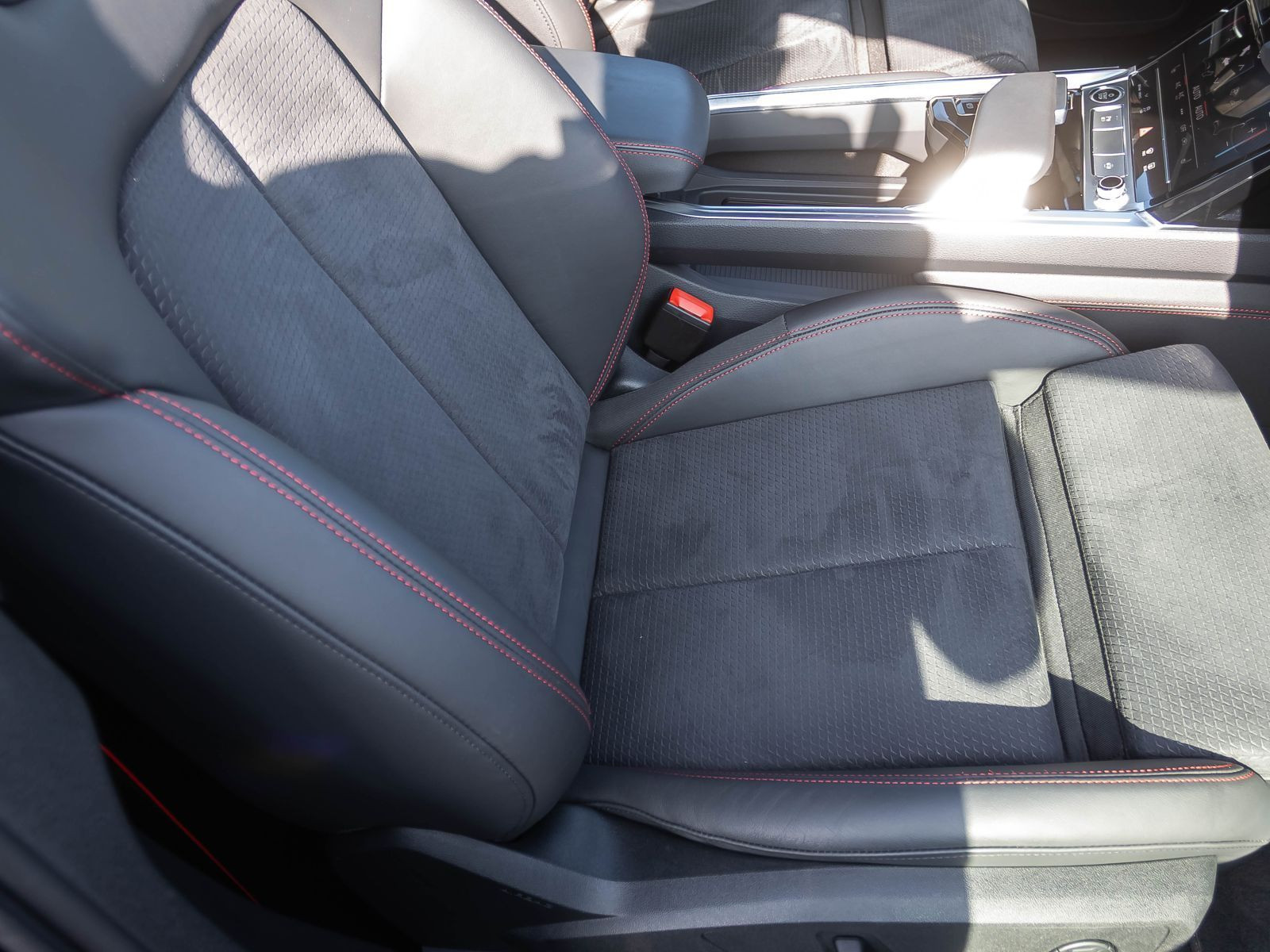 Audi Q8 Sportback e-tron S line 55 qu HuD Panorama B&O