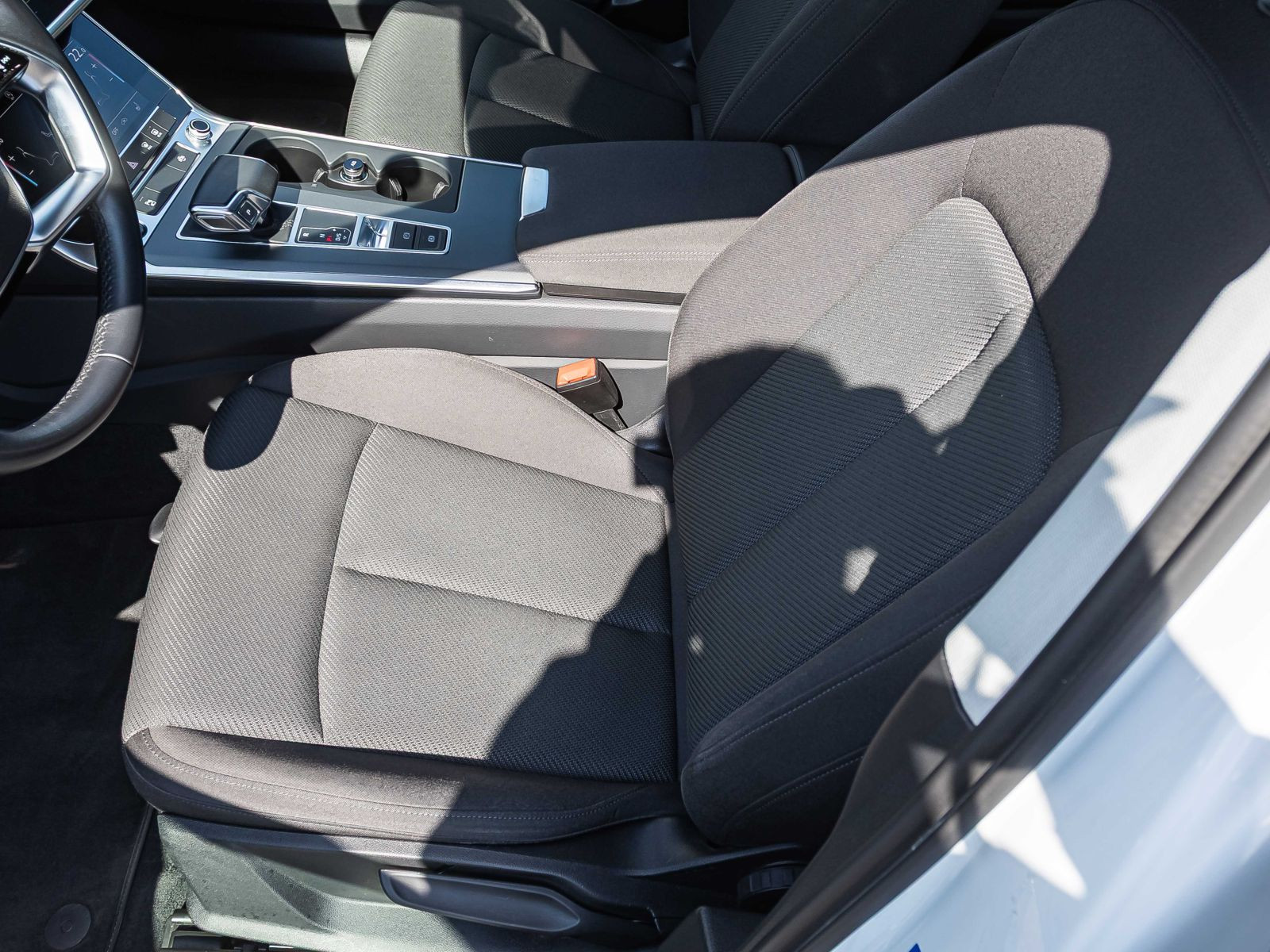 Audi A6 Avant S line 35TDI Stronic Navi Matrix GRA AHK