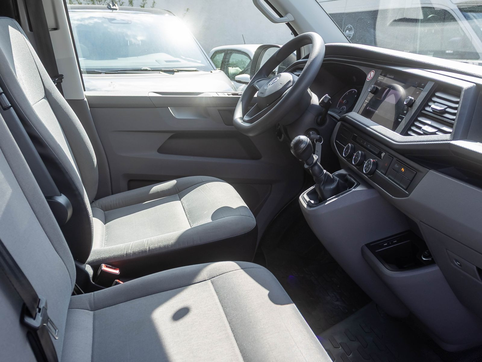 Volkswagen T6.1 Kasten kR 2.0TDI Navi LED Klima CarPlay EPH