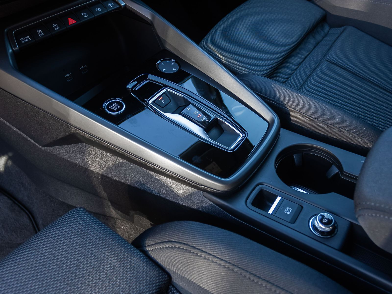 Audi A3 Limousine S line TDI Stronic Navi LED SONOS