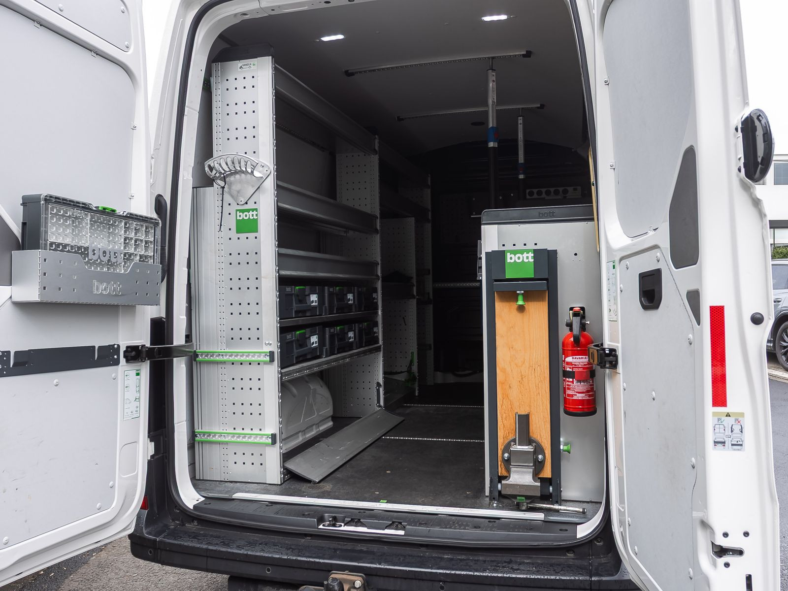 Volkswagen Crafter 35 2.0 TDI Automatik Kasten mittlerer Radstand, Rückfahrkamera, LED, Navi, App-Connect