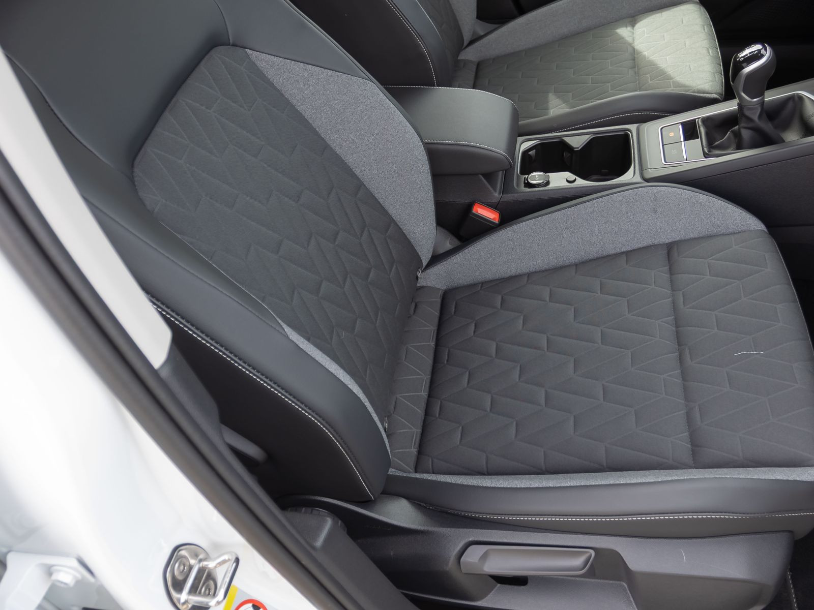 Volkswagen Golf VIII 1.5 TSI Goal, AHK, Navi, LED-Plus, App-Connect, Klima