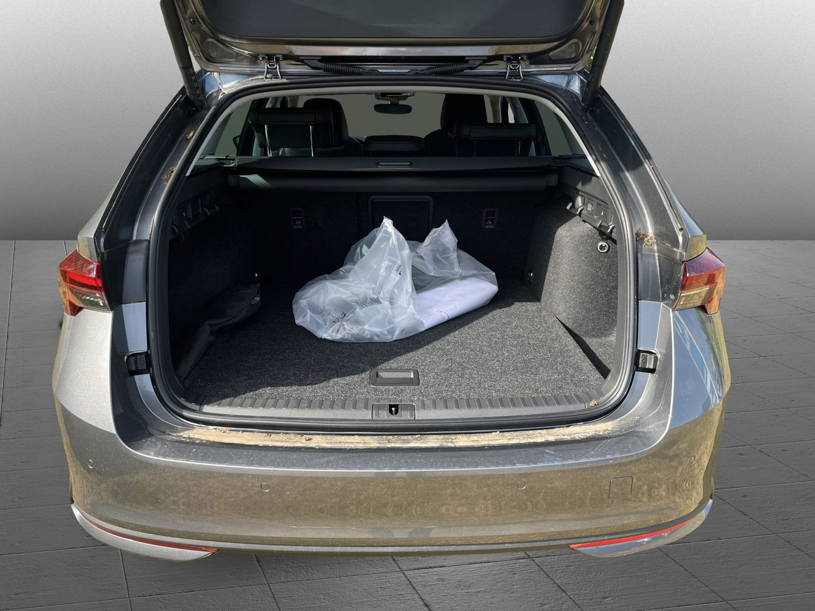 Skoda Octavia Combi Tour 2,0 TDI DSG AHK Area View