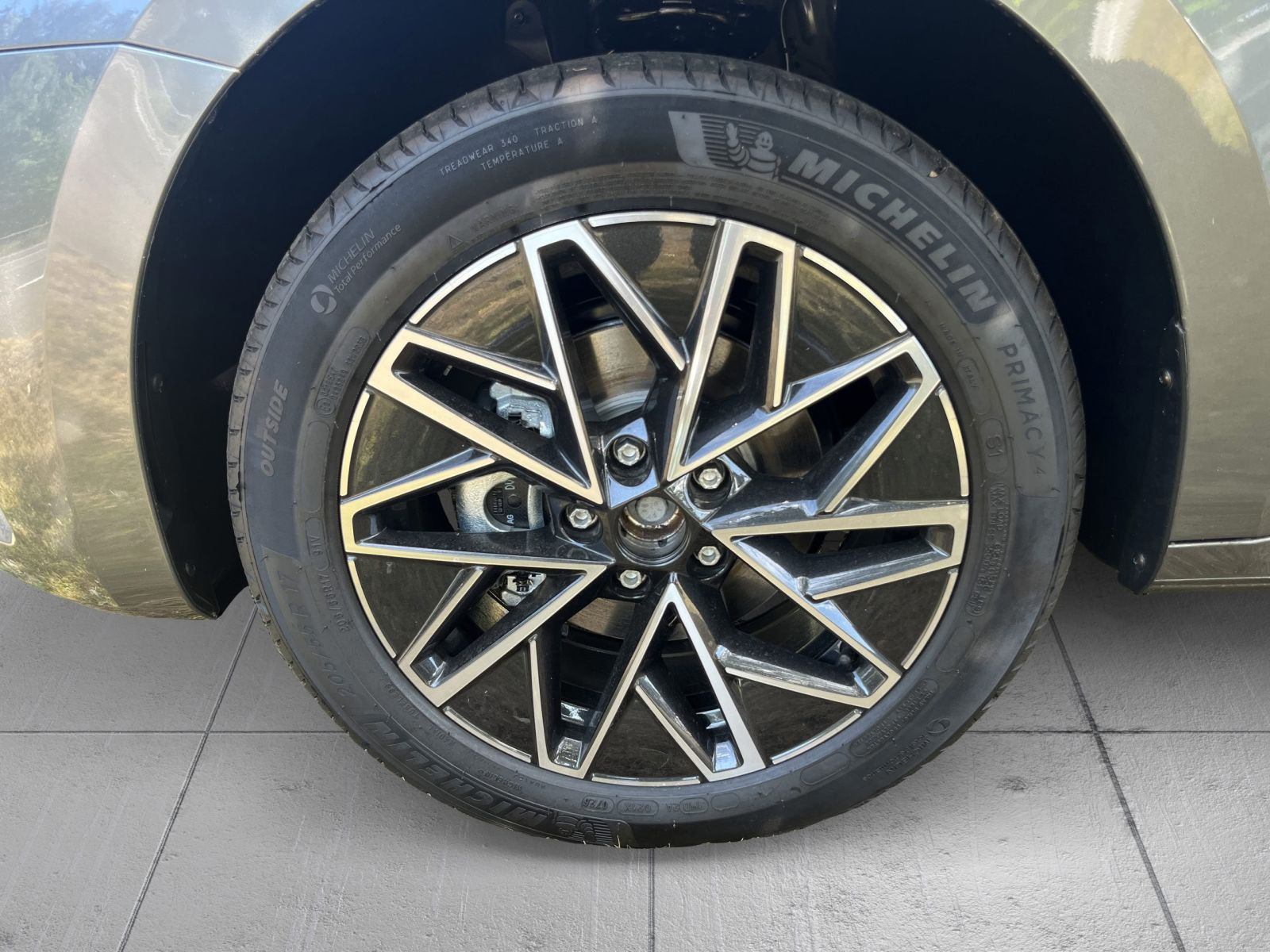 Skoda Octavia Combi Tour 2,0 TDI DSG AHK Area View