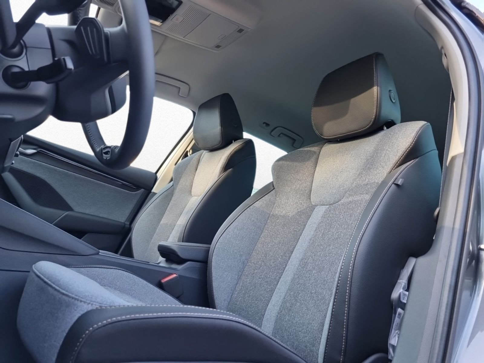 Skoda Octavia Combi Tour 2,0 TDI DSG AHK Area View